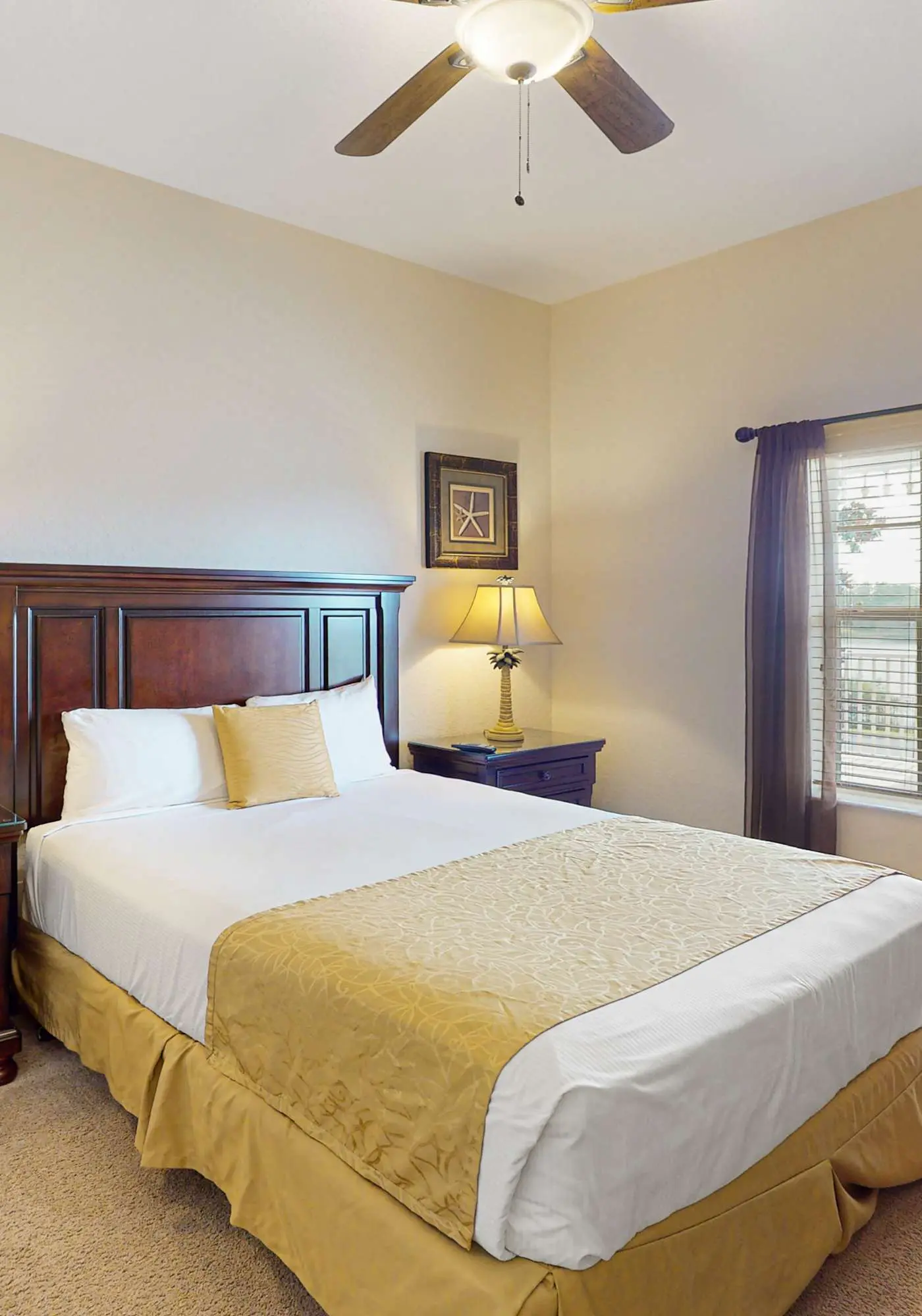 2nd floor condo near theme parks, tennis court, basketball court, balcony