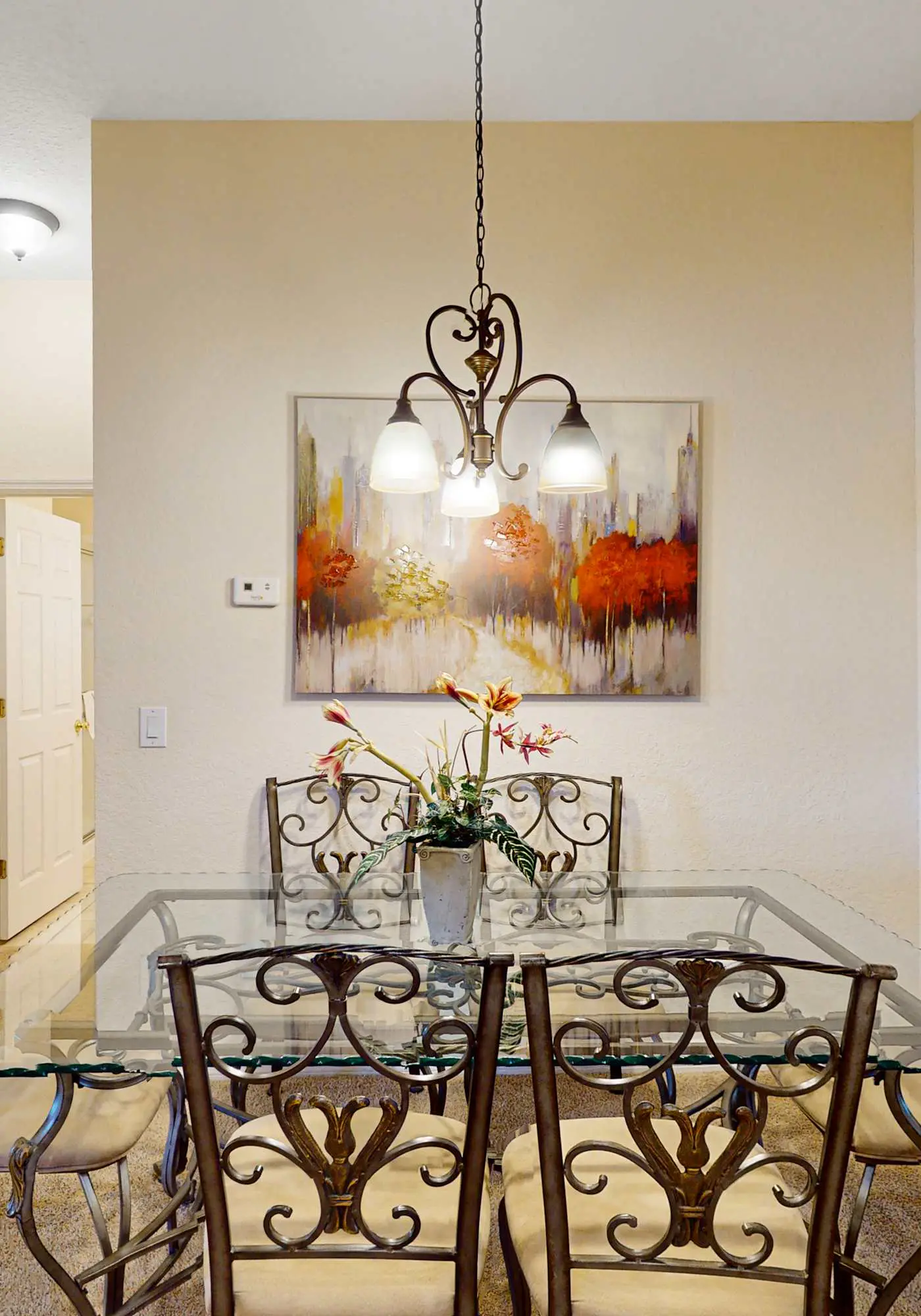 2nd floor condo near theme parks, tennis court, basketball court, balcony