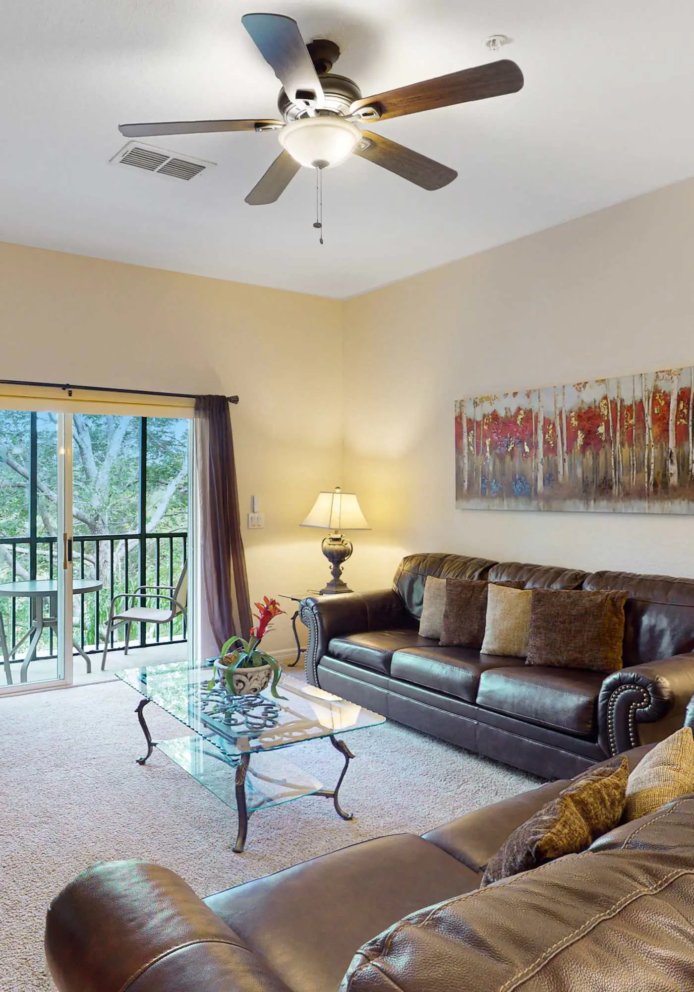 2nd floor condo near theme parks, tennis court, basketball court, balcony
