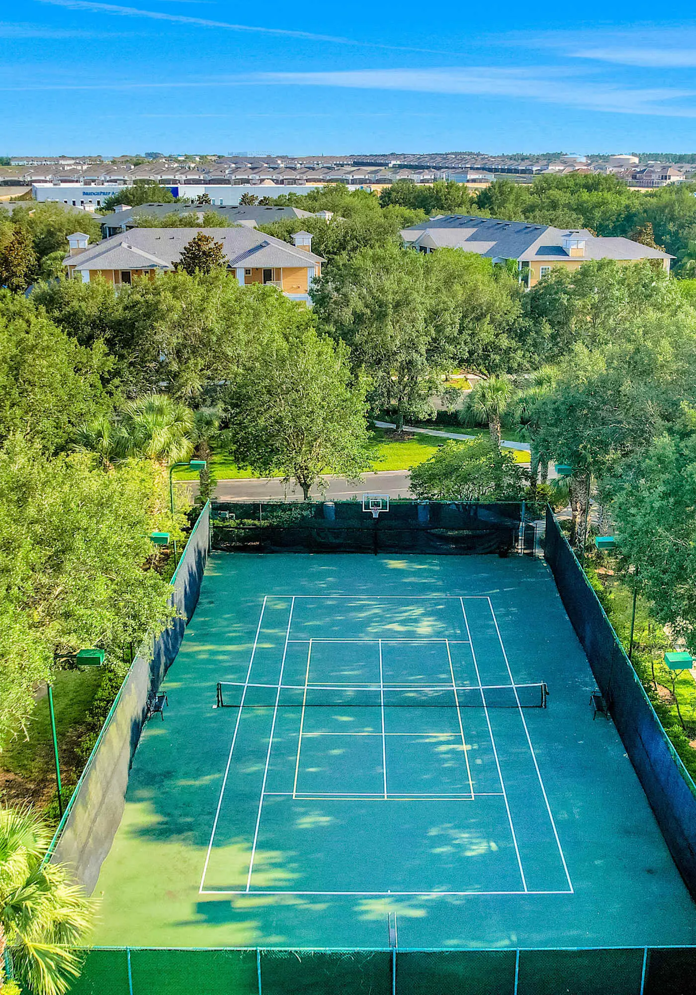 2nd floor condo near theme parks, tennis court, basketball court, balcony