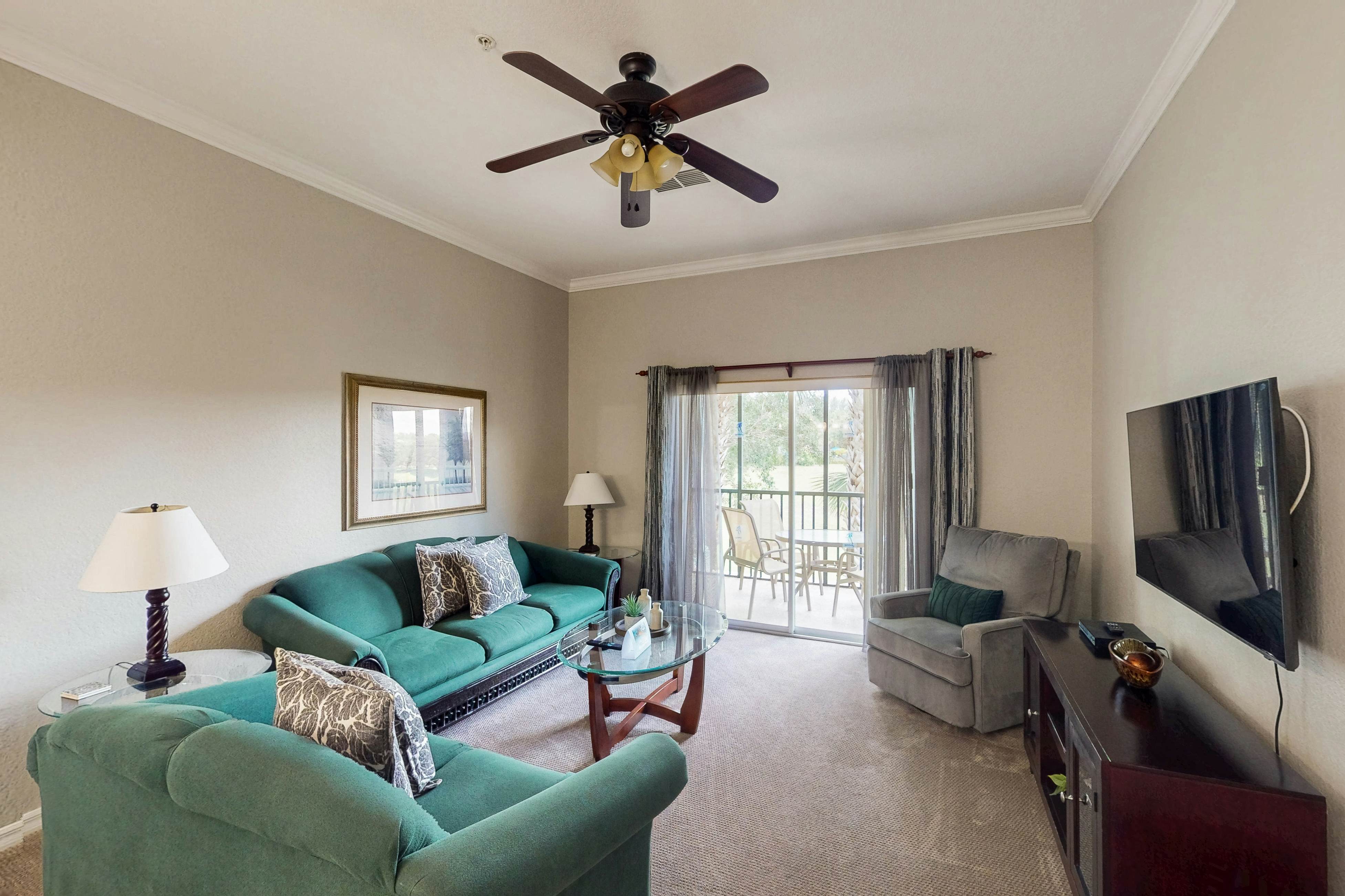 2nd floor condo w/ balcony, basketball court, near theme parks, tennis court