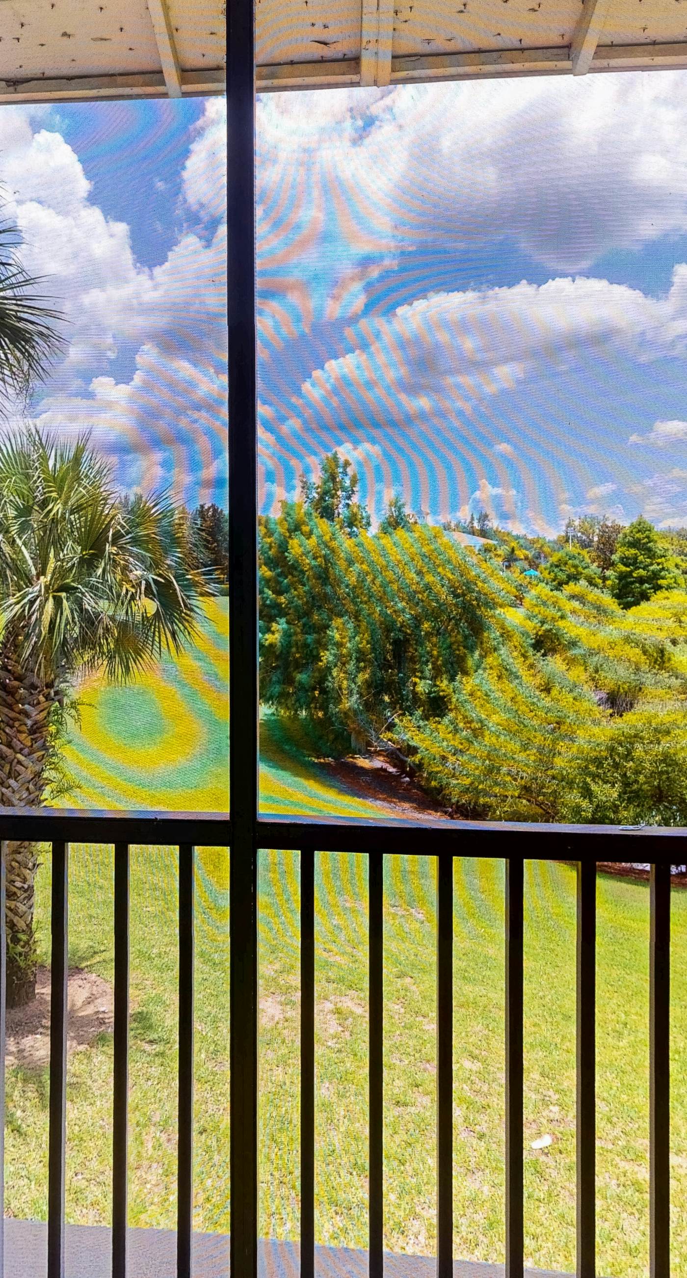 2nd floor condo w/ balcony, basketball court, near theme parks, tennis court