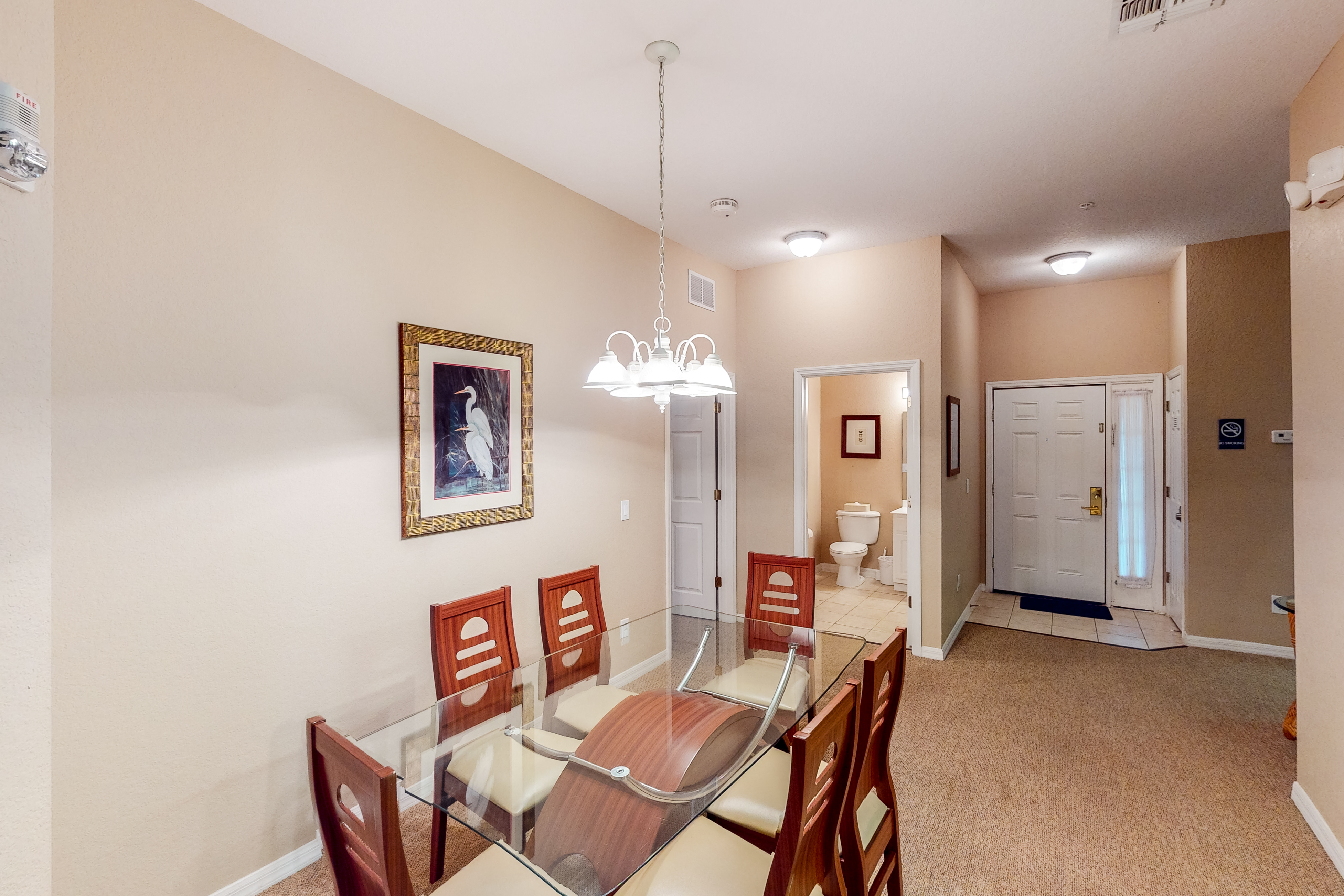 1st floor condo near theme parks, pools, basketball court, restaurant