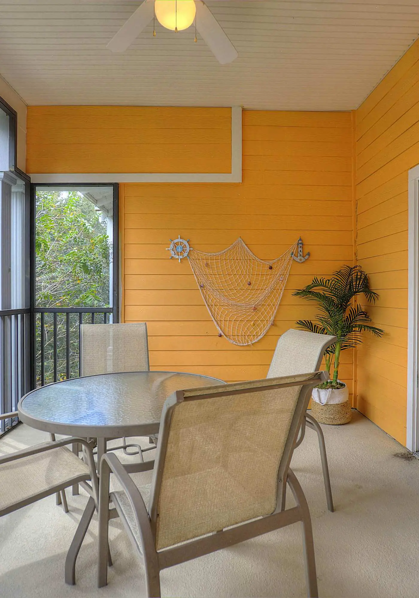 Family friendly Bahama Bay condo w/ shared amenities, sofa bed, near parks