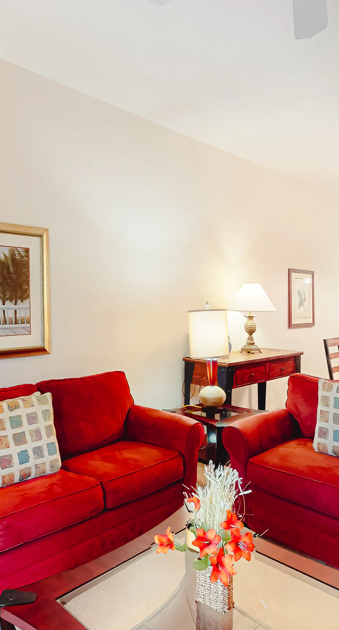 2nd floor condo w/ gym, basketball court, shared pools, restaurant, tennis court