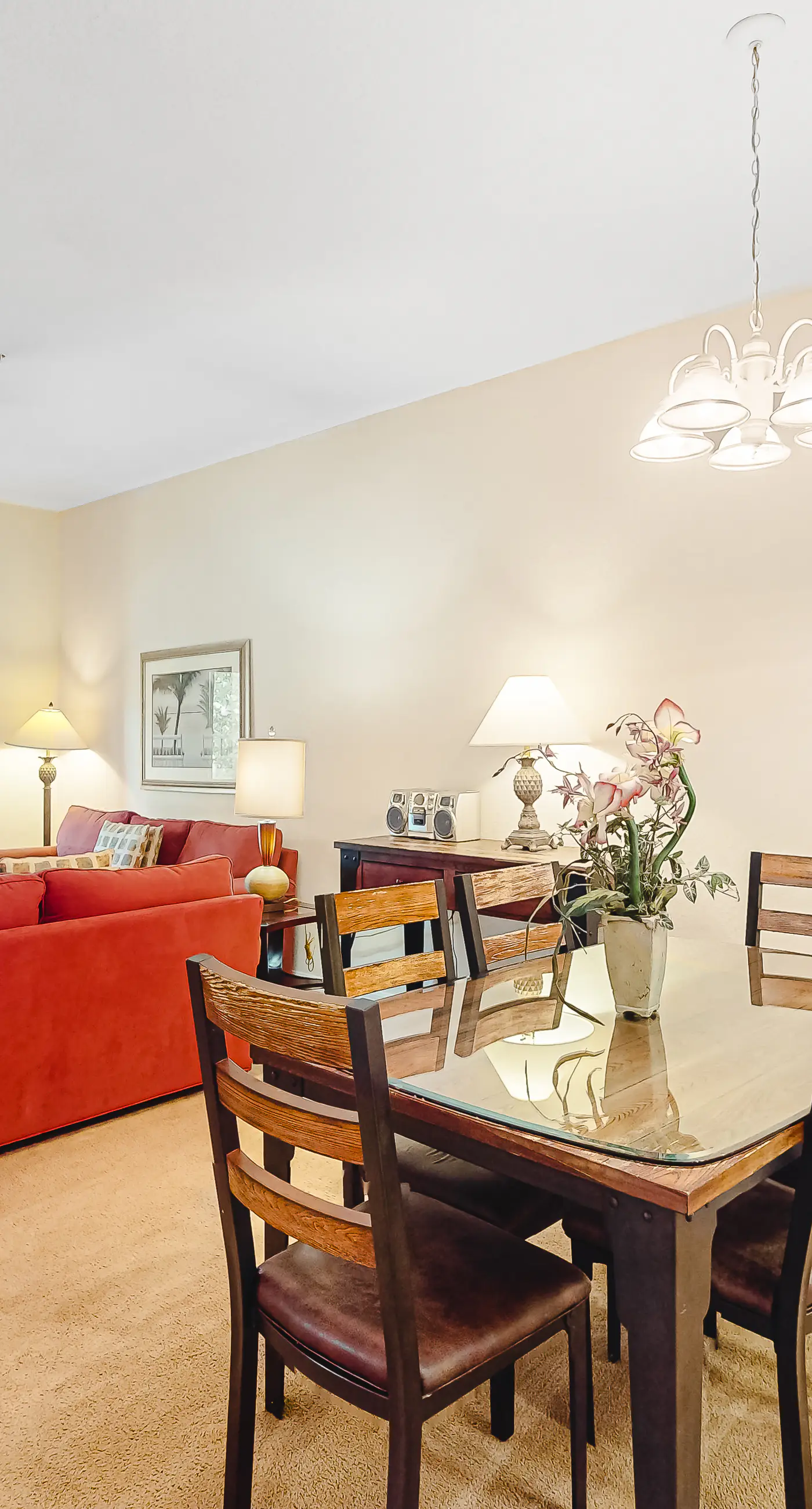 2nd floor condo w/ gym, basketball court, shared pools, restaurant, tennis court