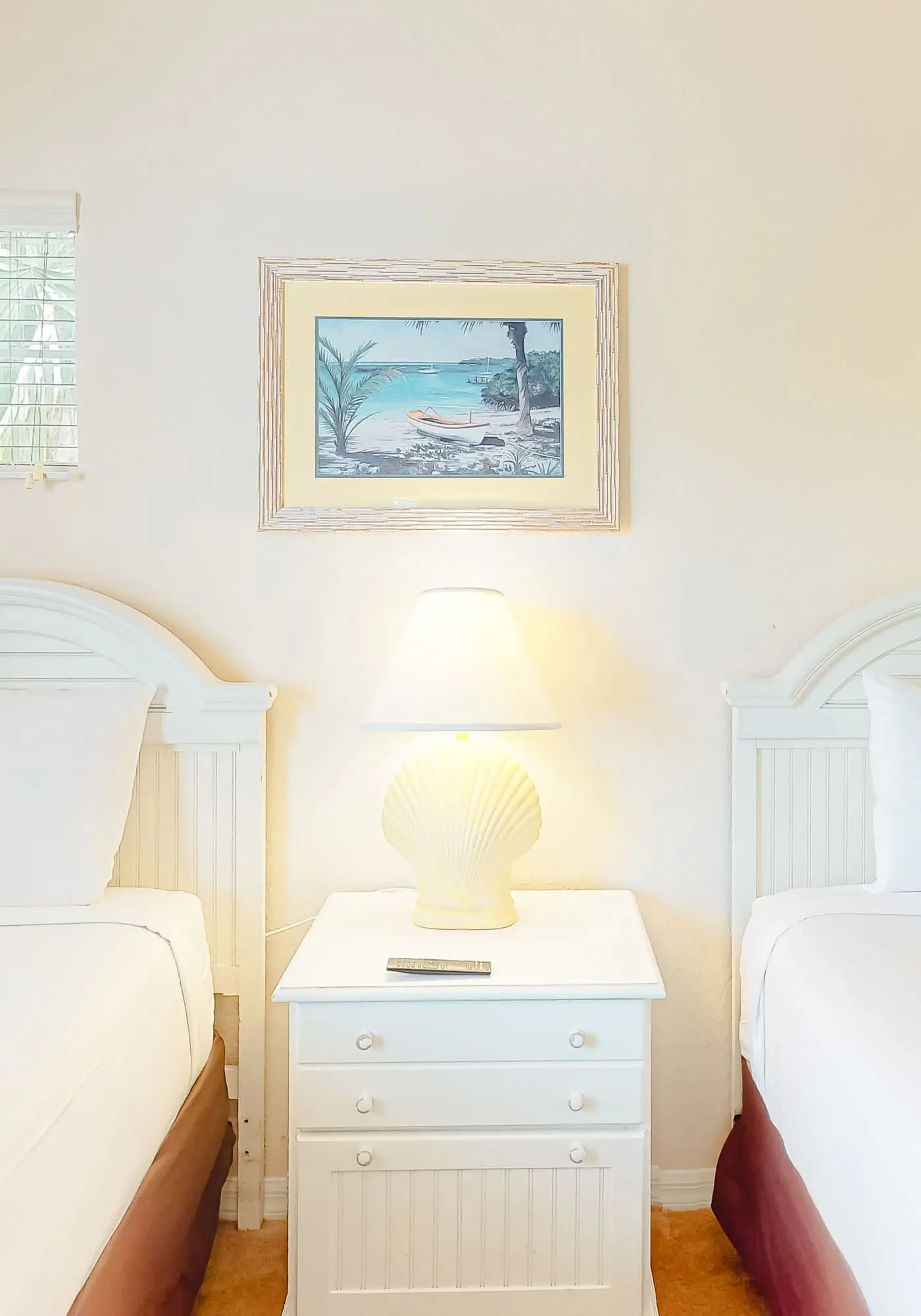 2nd floor condo w/ gym, basketball court, shared pools, restaurant, tennis court