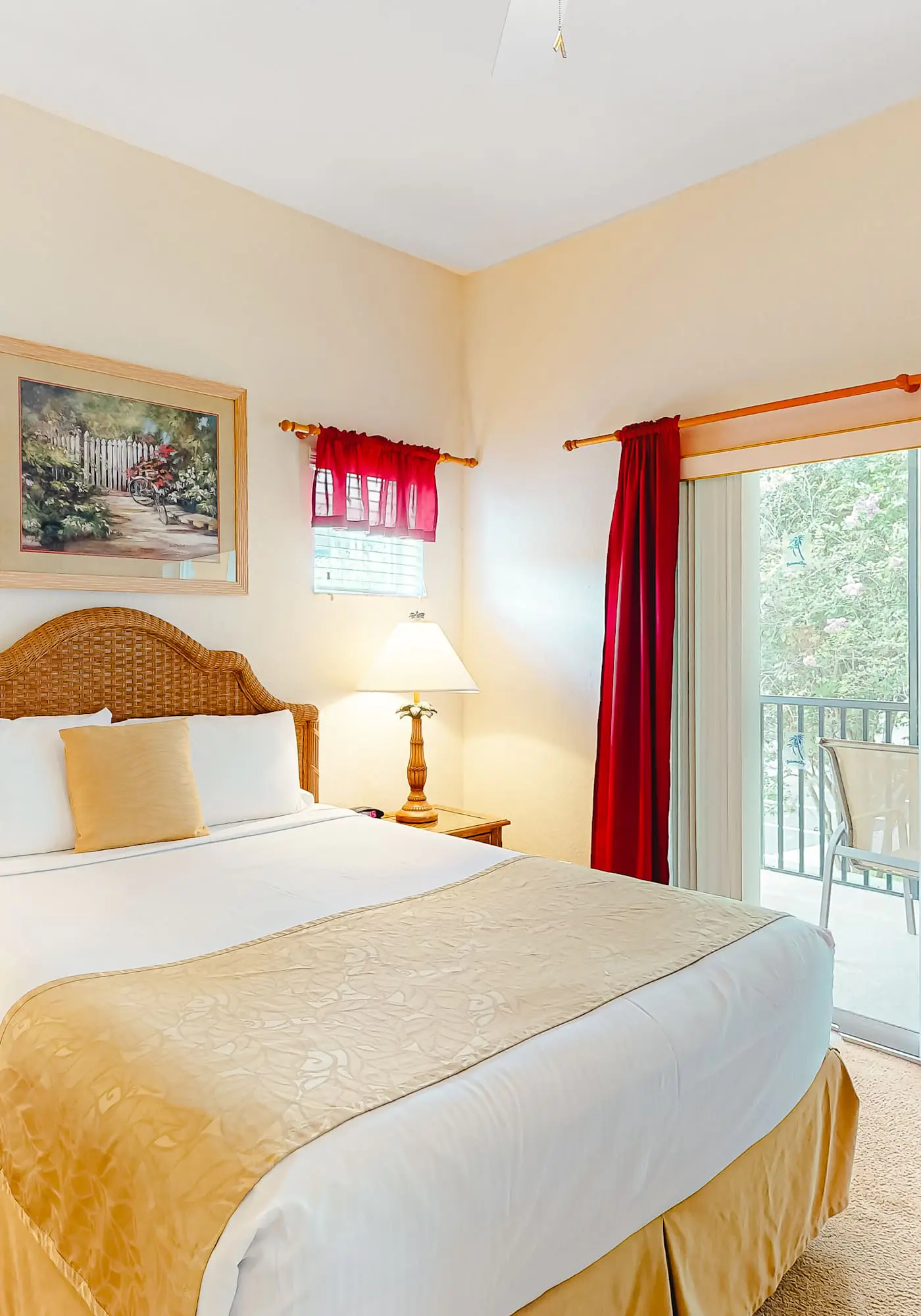 2nd floor condo w/ gym, basketball court, shared pools, restaurant, tennis court