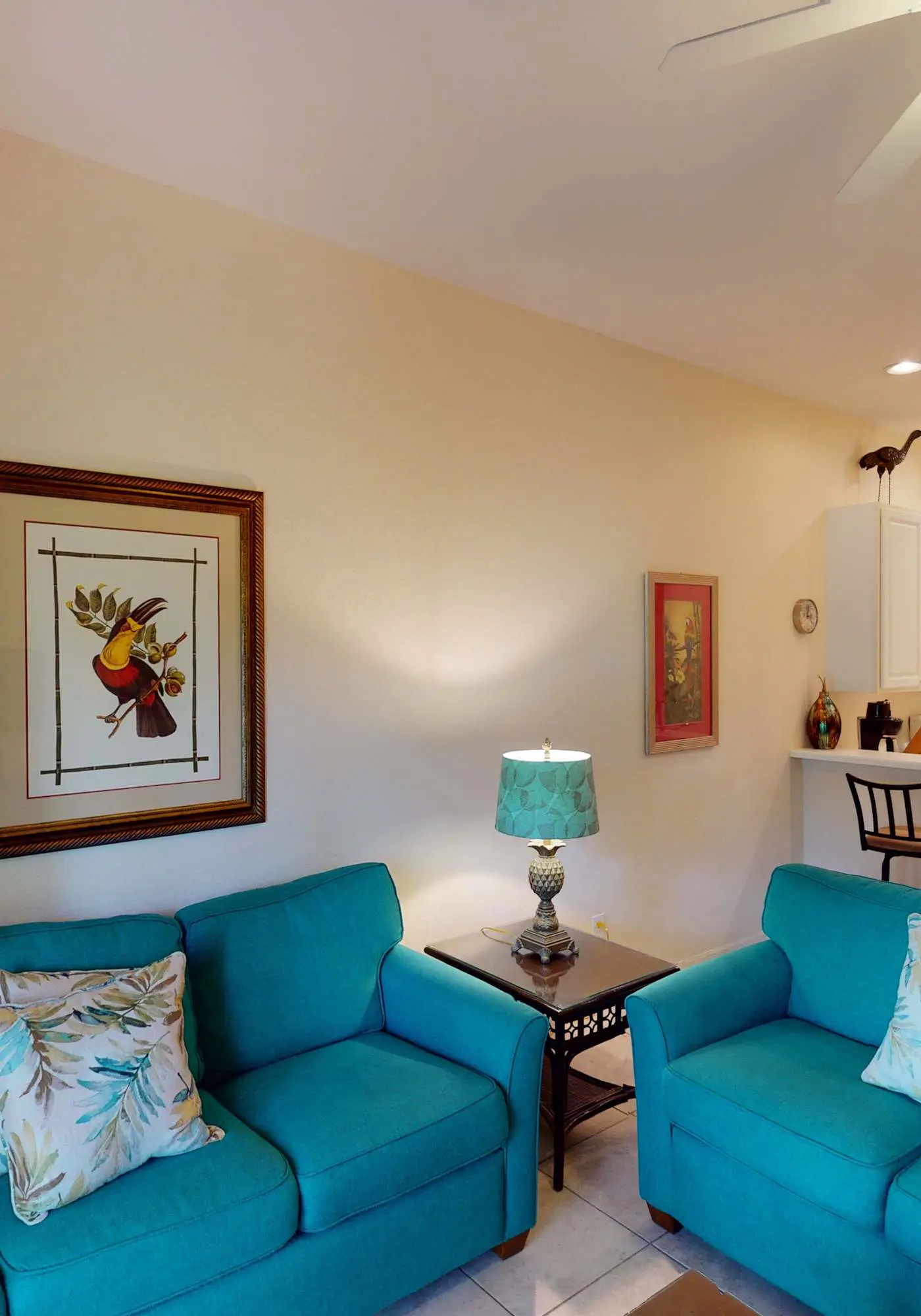 1st floor condo w/ gym, tennis court, sauna, patio, restaurant, near theme parks