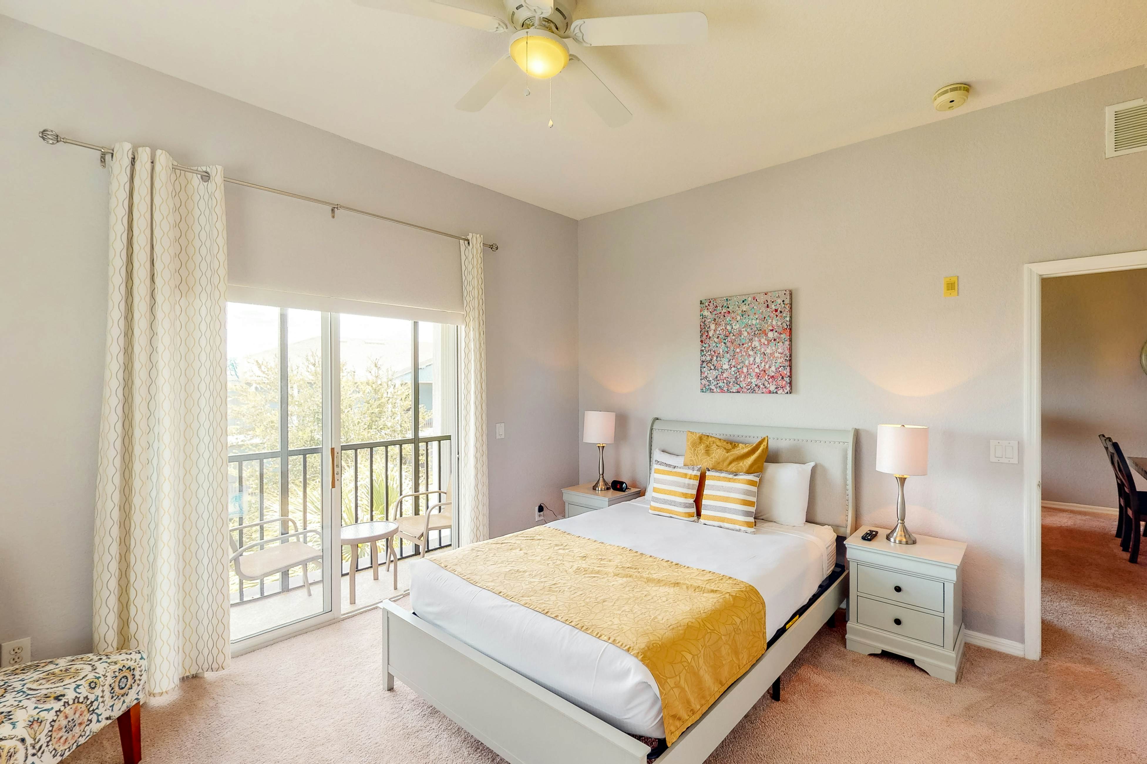 3rd floor condo w/ restaurant, tennis court, sauna, basketball court, pools