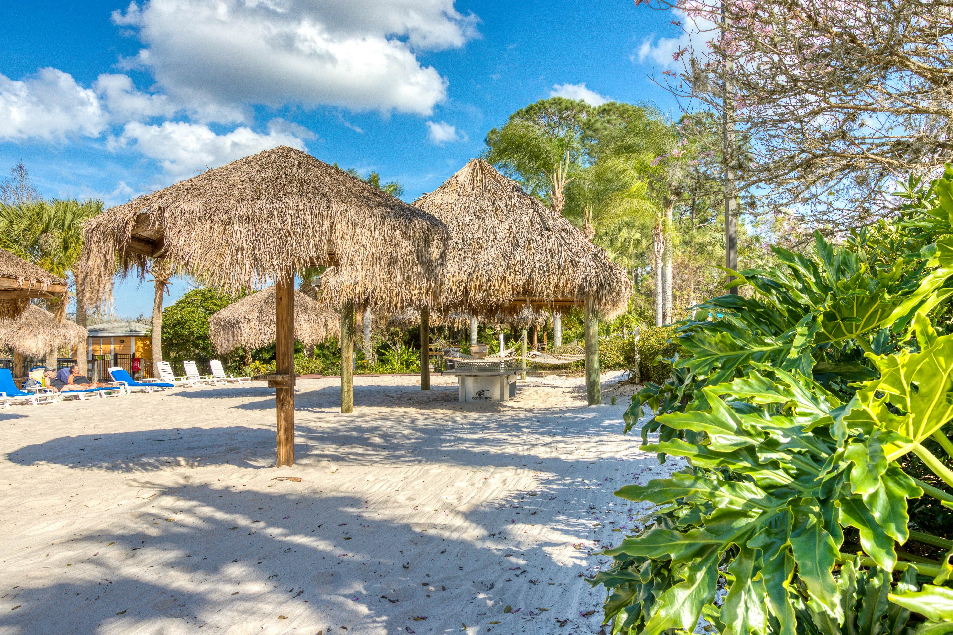 3rd floor condo w/ restaurant, tennis court, sauna, basketball court, pools