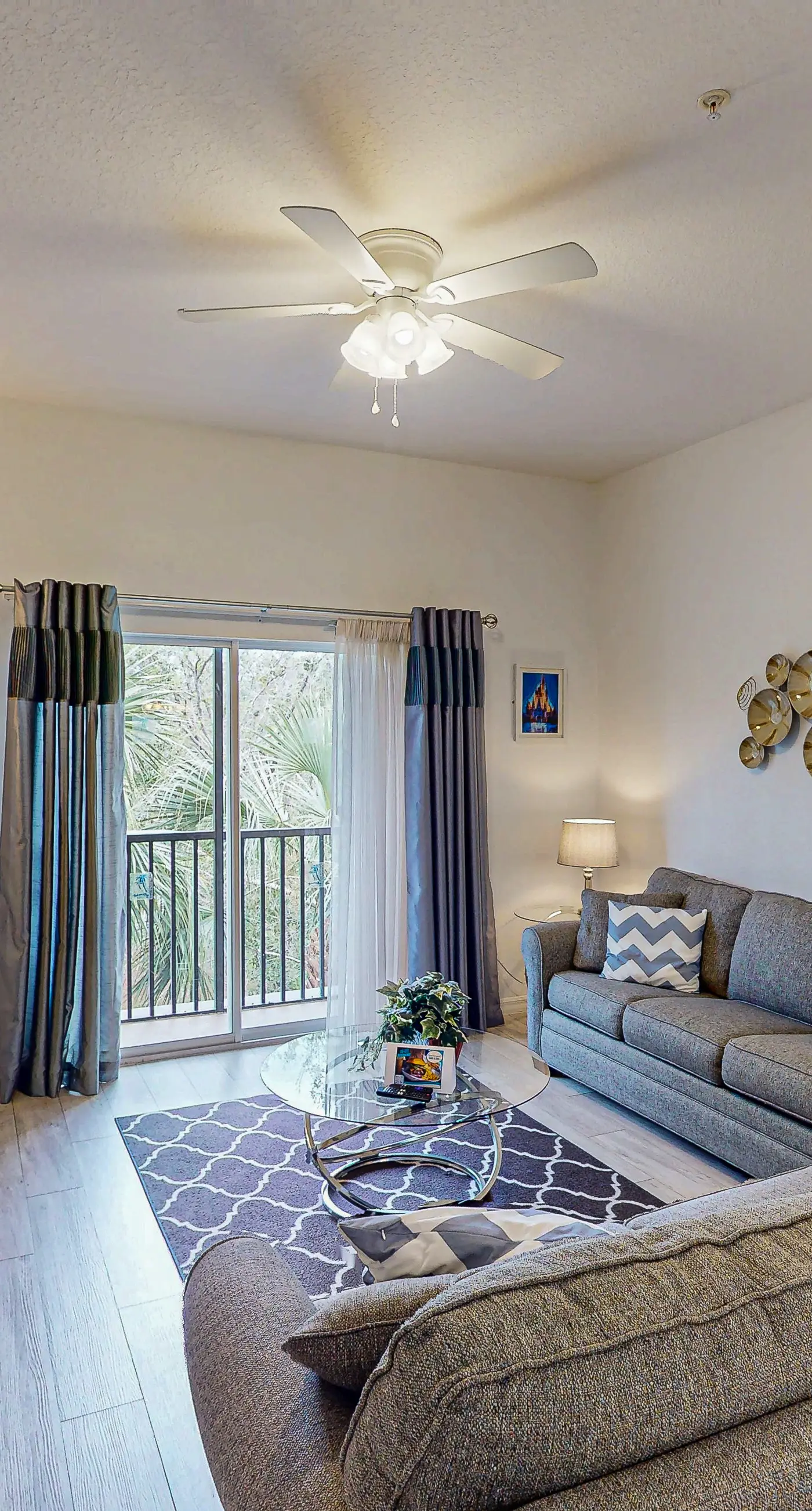 3rd floor condo w/ tennis court, basketball court, gym, sauna, balcony