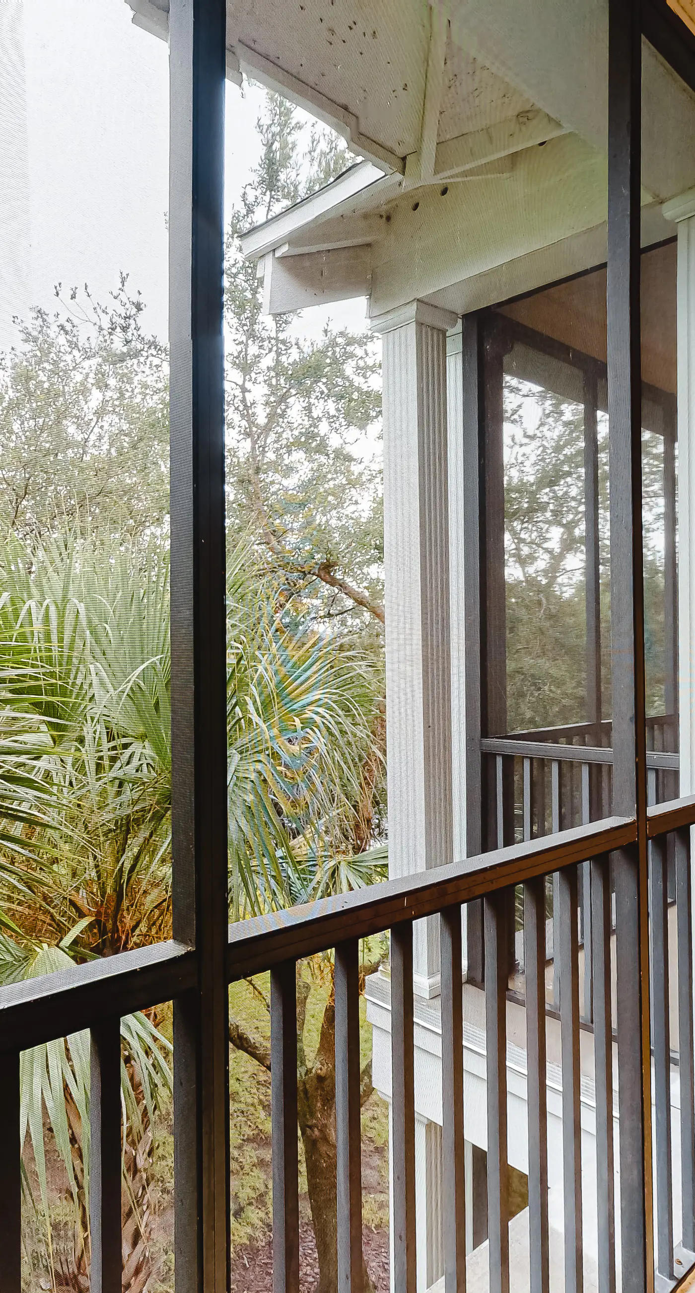 3rd floor condo w/ tennis court, basketball court, gym, sauna, balcony