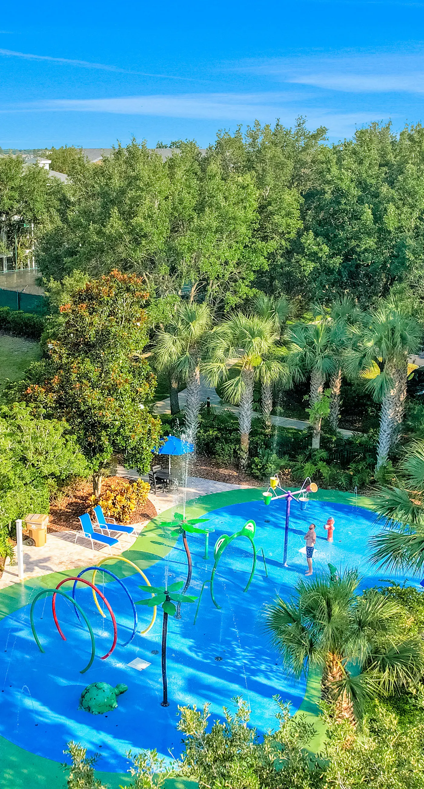 3rd floor condo w/ tennis court, basketball court, gym, sauna, balcony