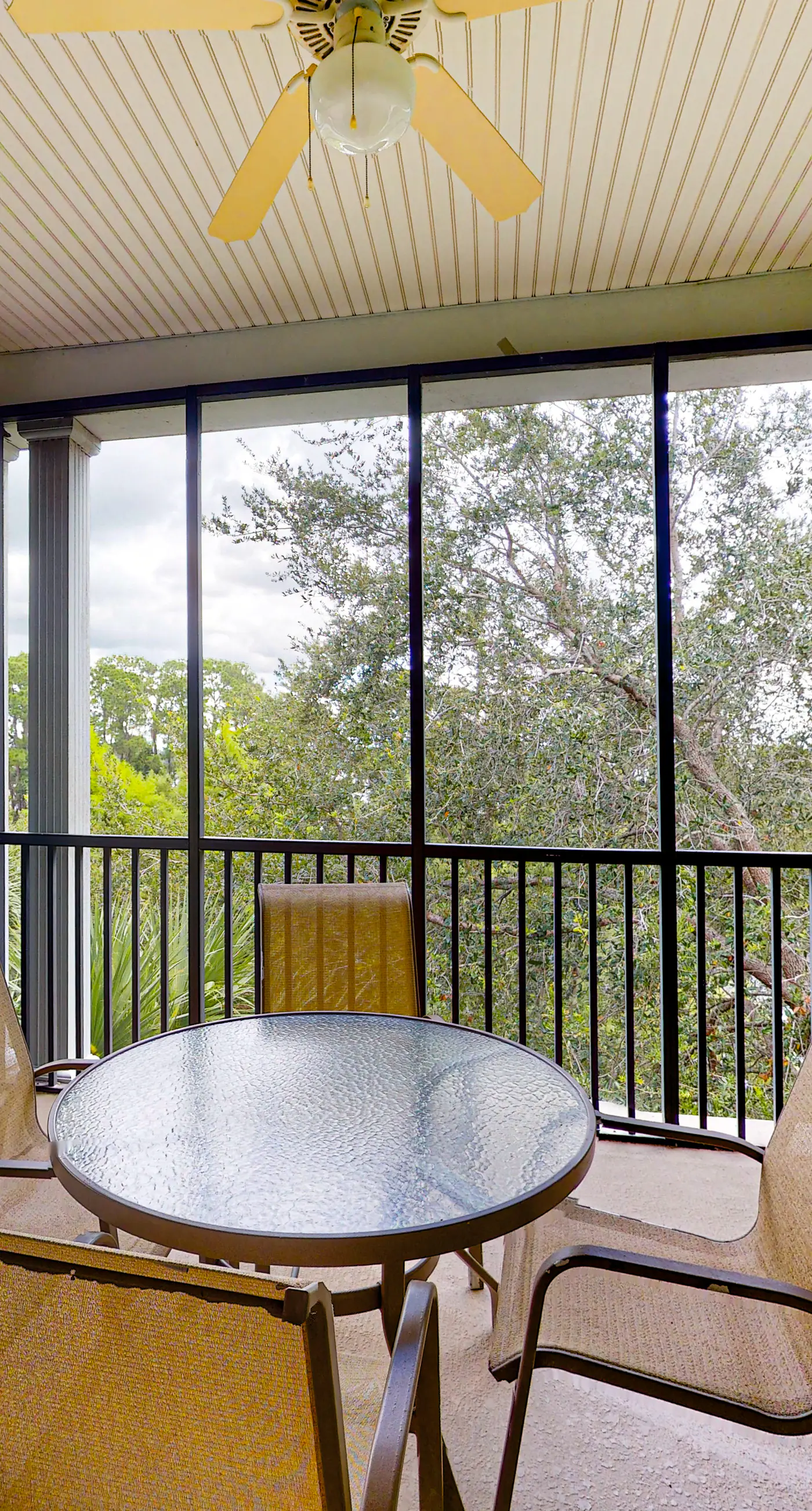 Exclusive lakeview condo, sleeps 8