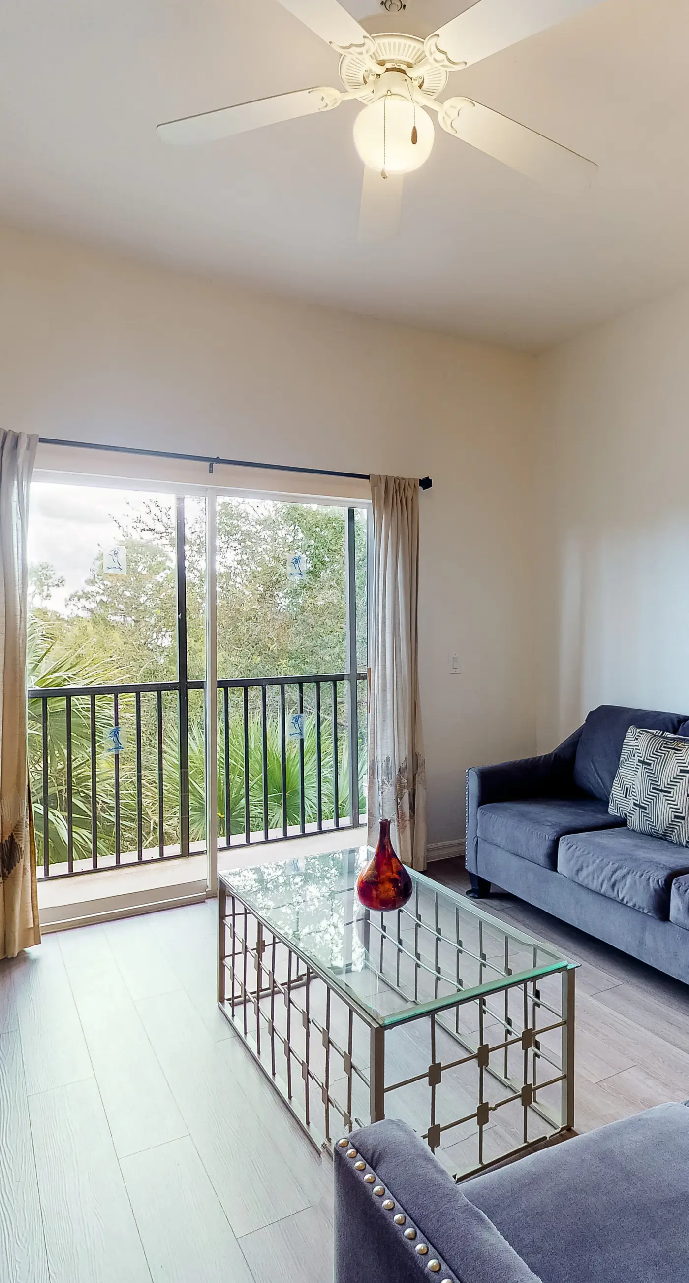 Exclusive lakeview condo, sleeps 8