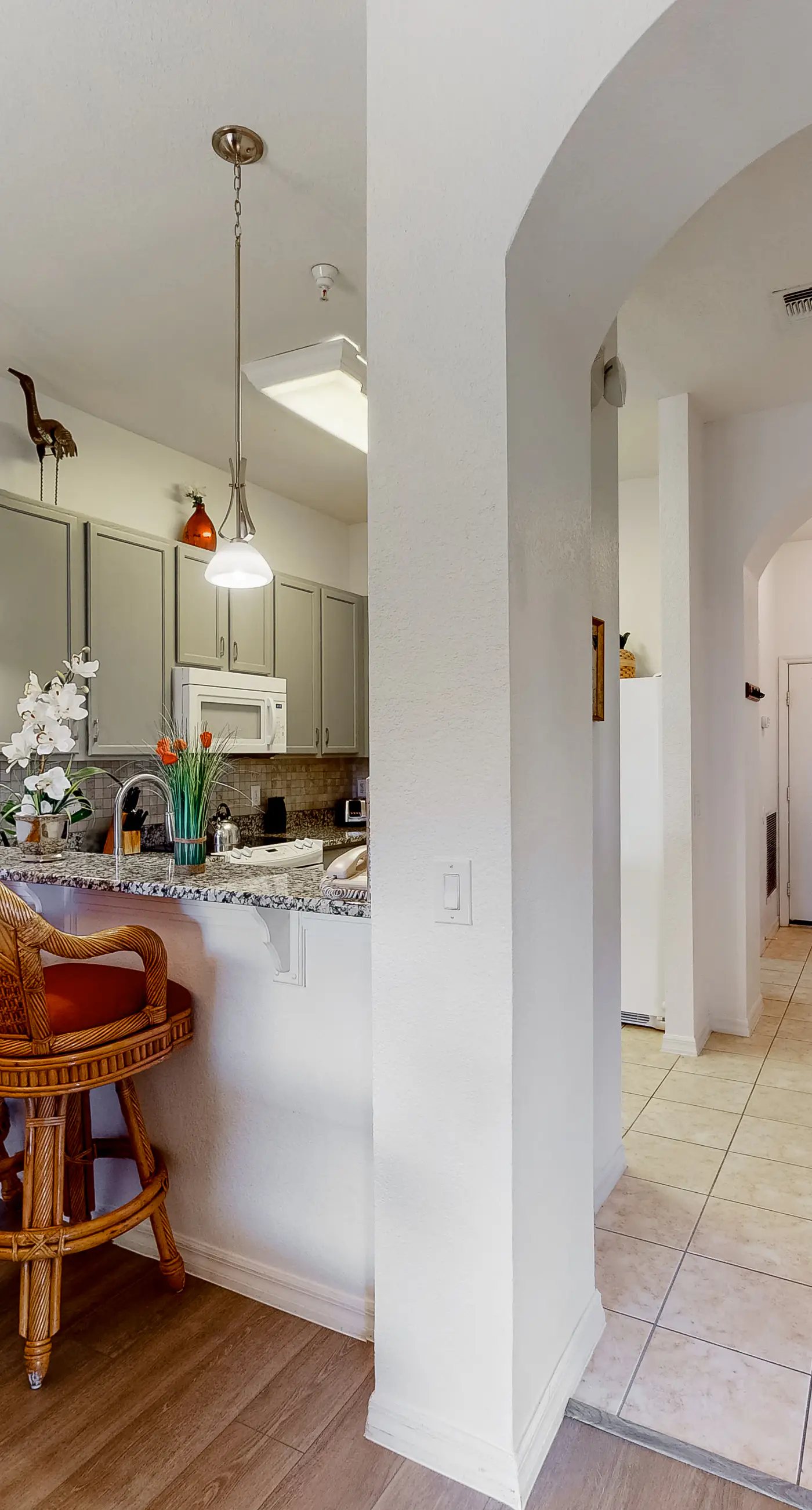 Exclusive lakeview condo, sleeps 8