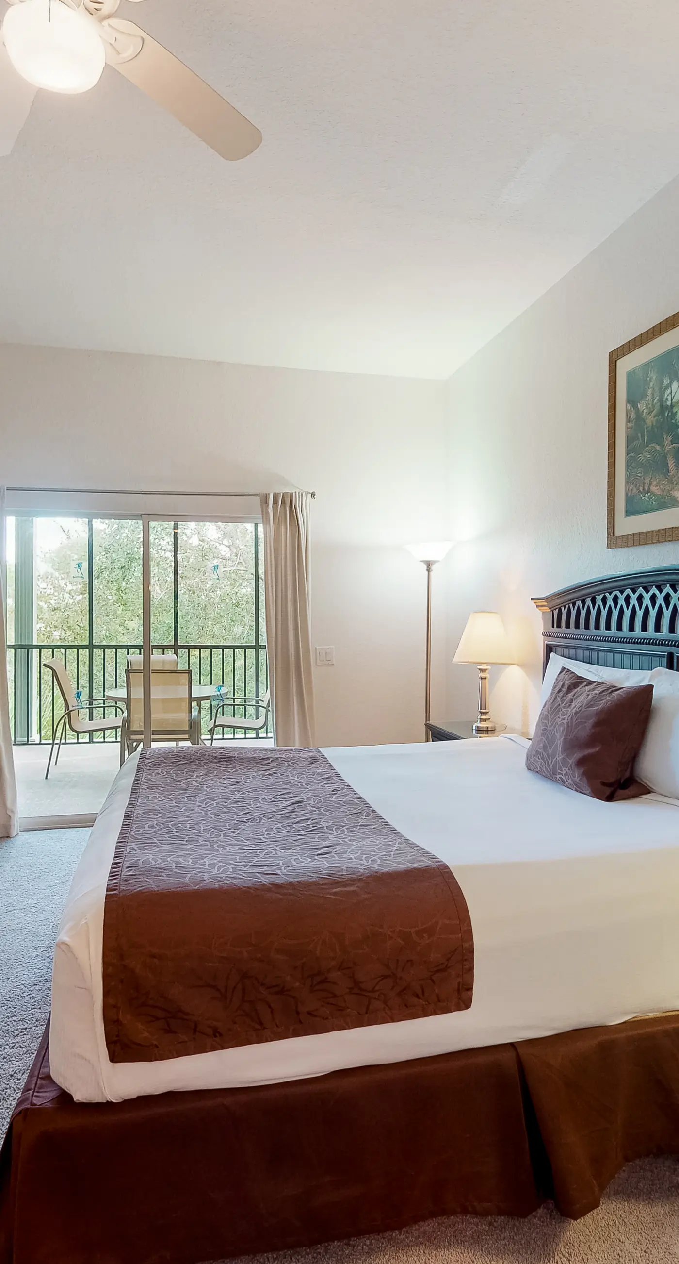 Exclusive lakeview condo, sleeps 8