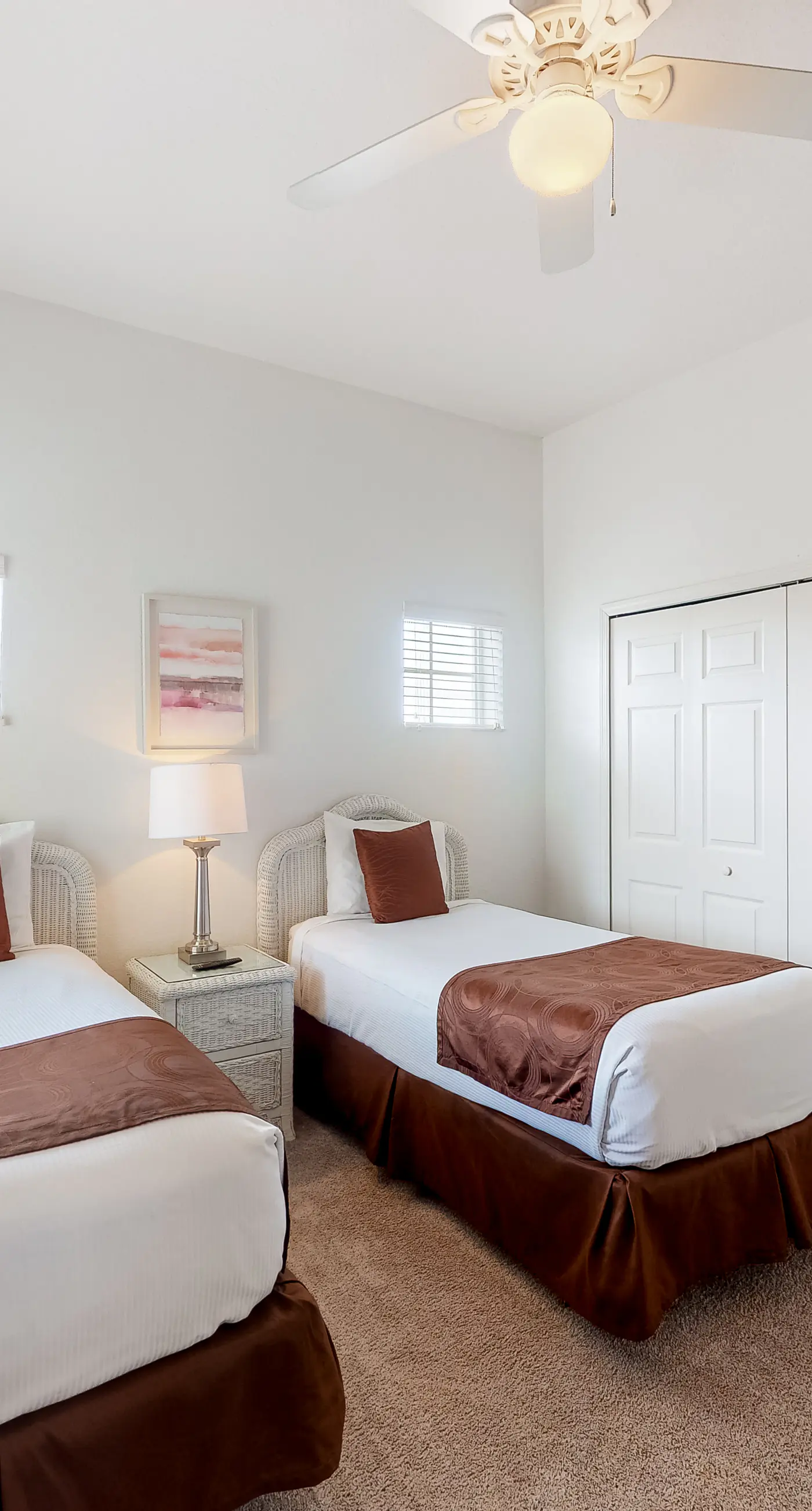 Exclusive lakeview condo, sleeps 8