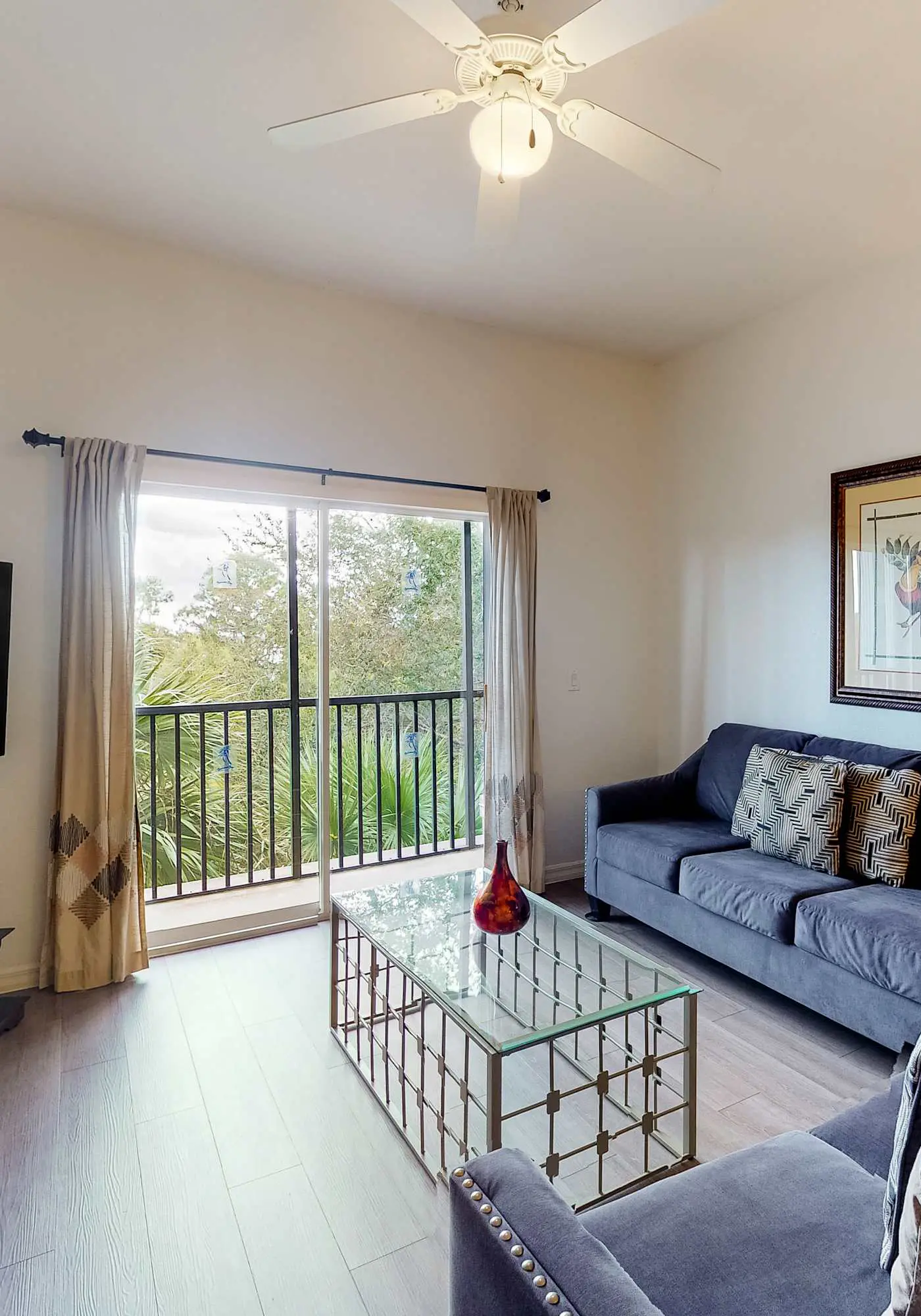 Exclusive lakeview condo, sleeps 8