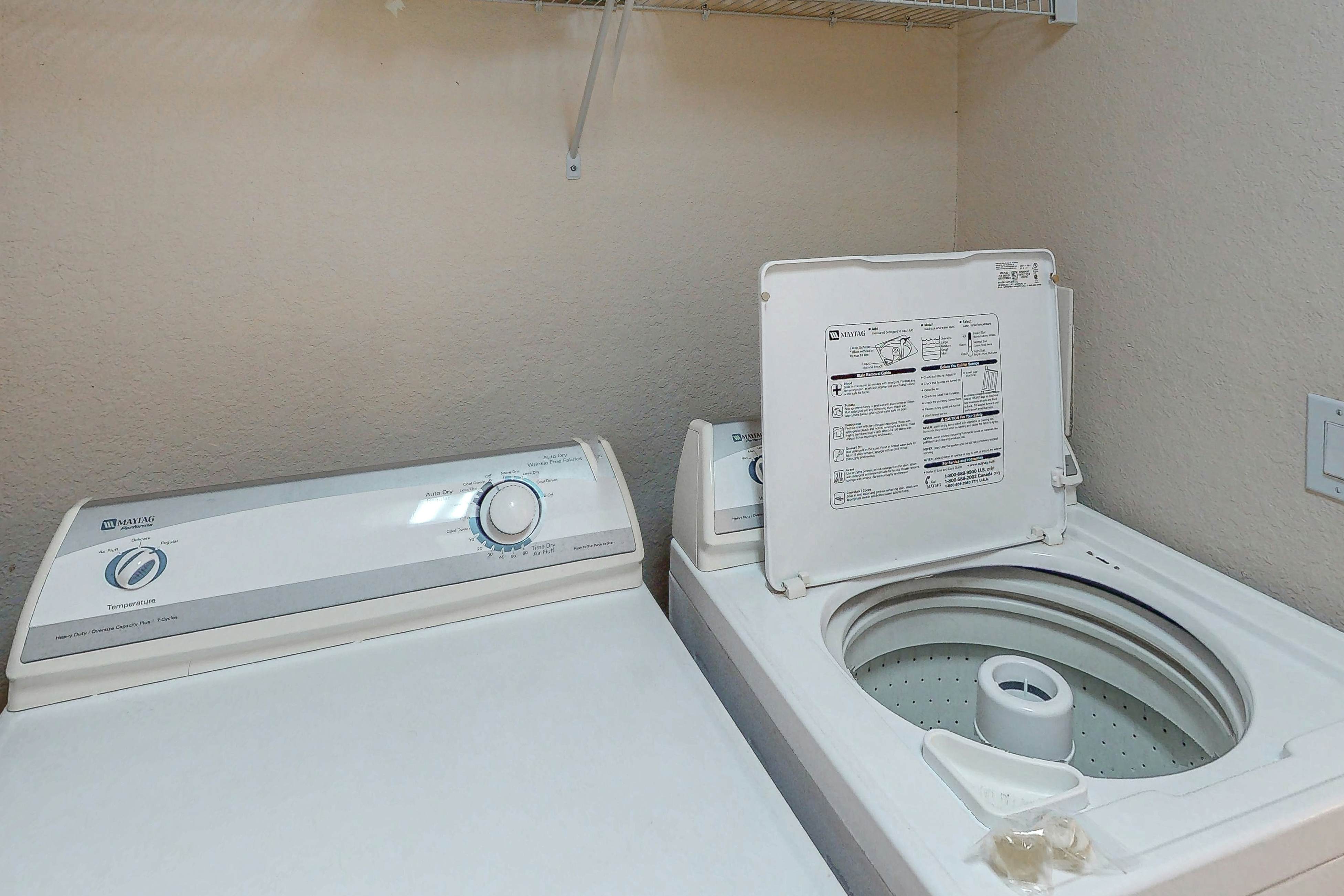 1st floor condo near theme parks, tennis court, patio, restaurant, shared pools