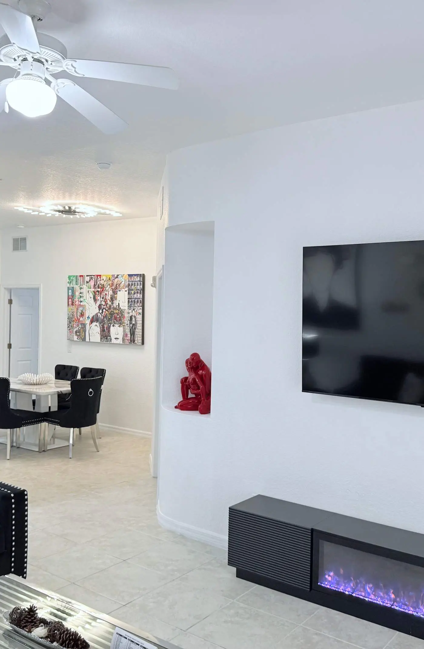1st floor condo near theme parks, tennis court, patio, restaurant, shared pools
