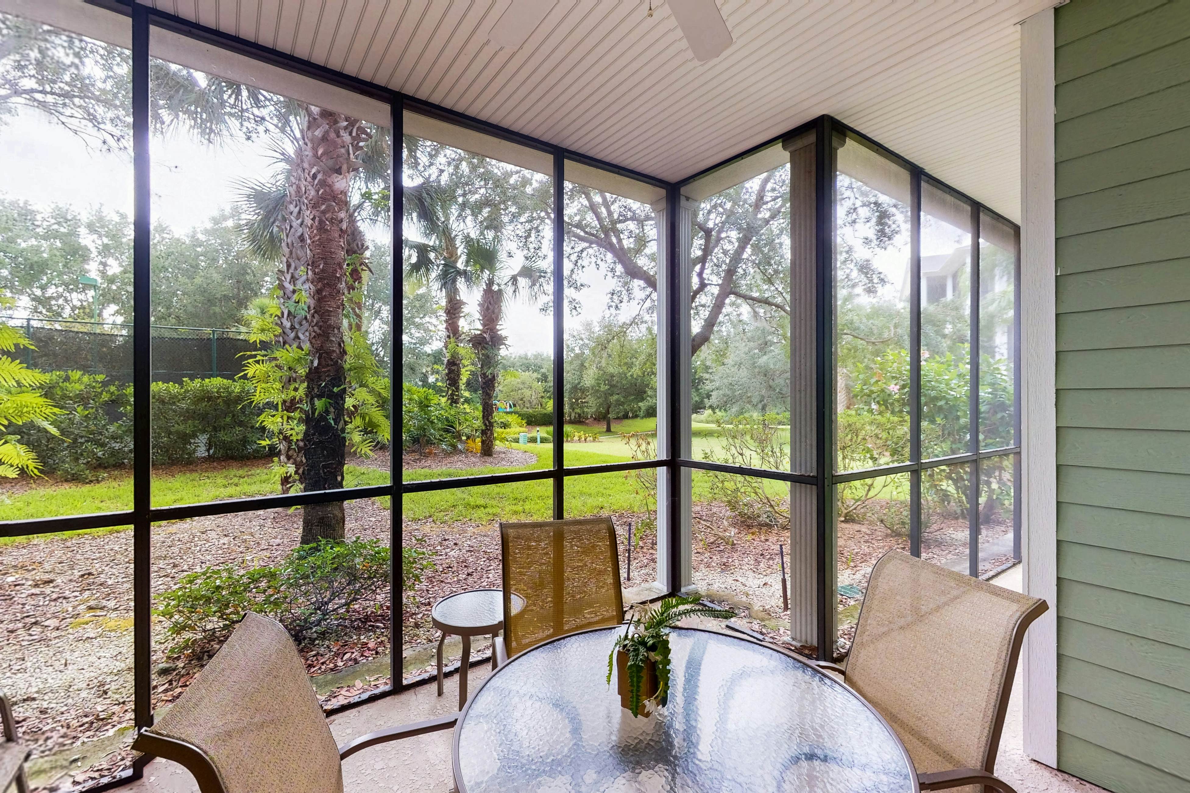 1st floor condo w/ basketball court, gym, sauna, shared pools, near theme parks