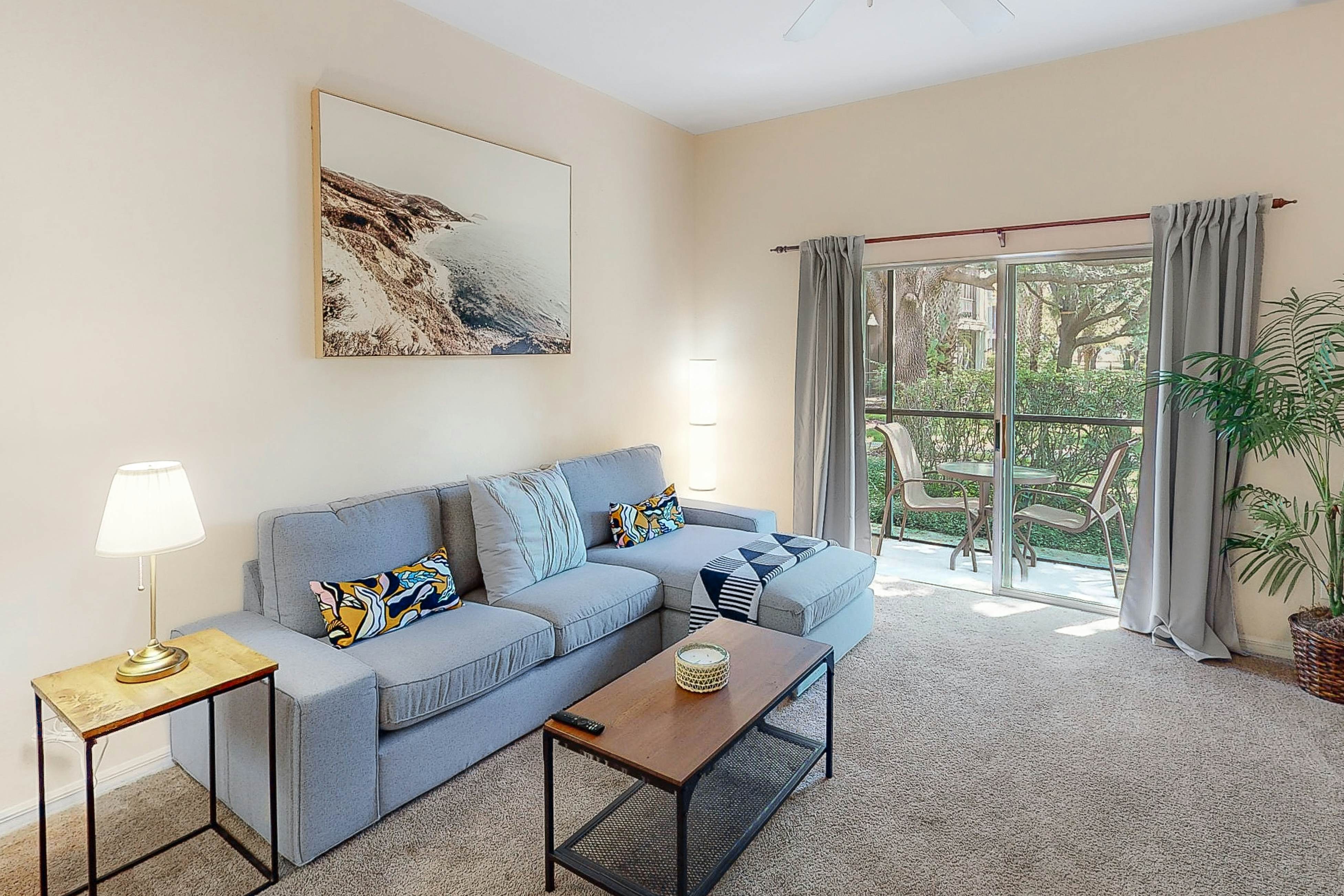 First floor condo w/ basketball court, gym, tennis court - near theme parks