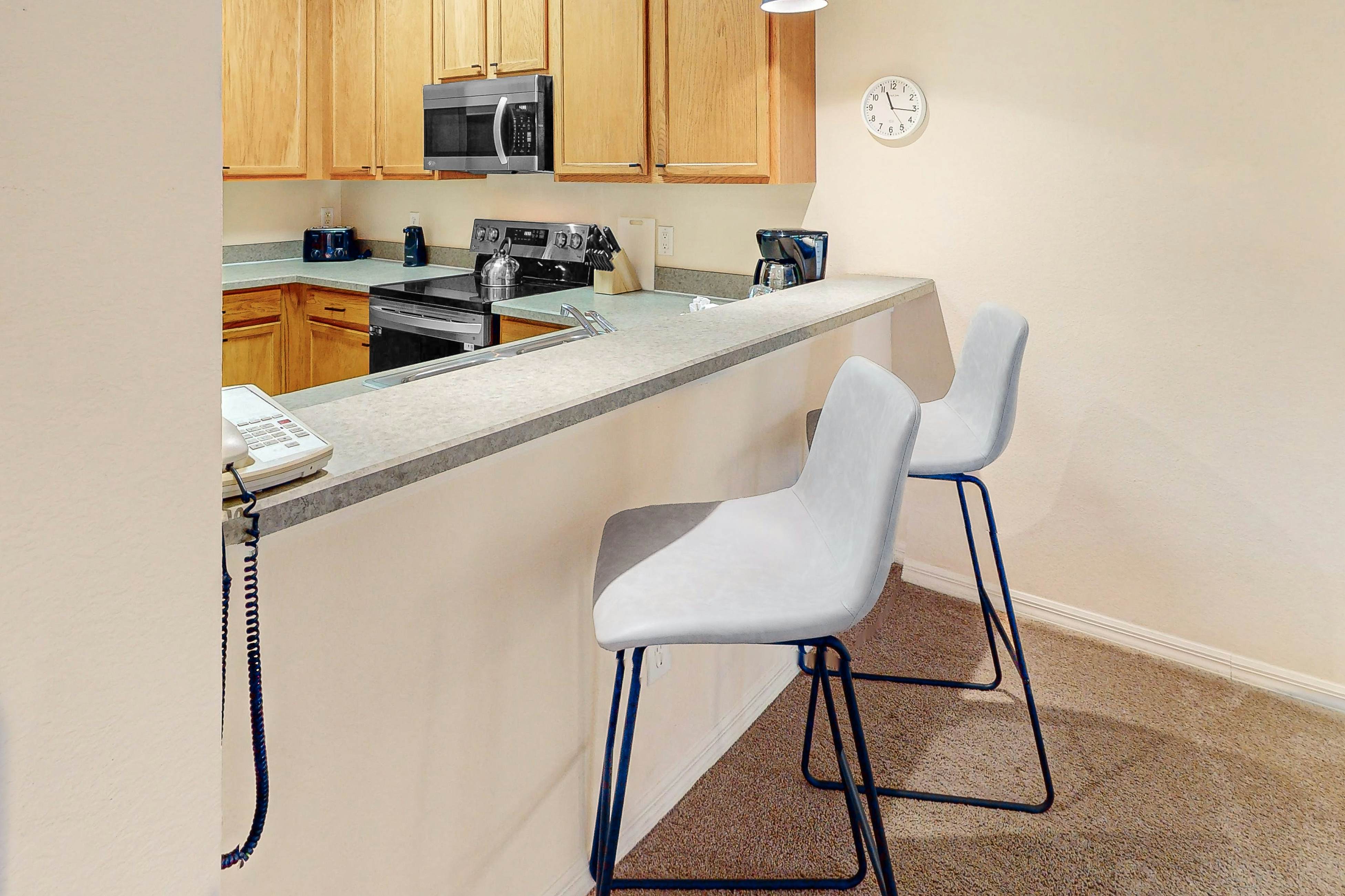 First floor condo w/ basketball court, gym, tennis court - near theme parks