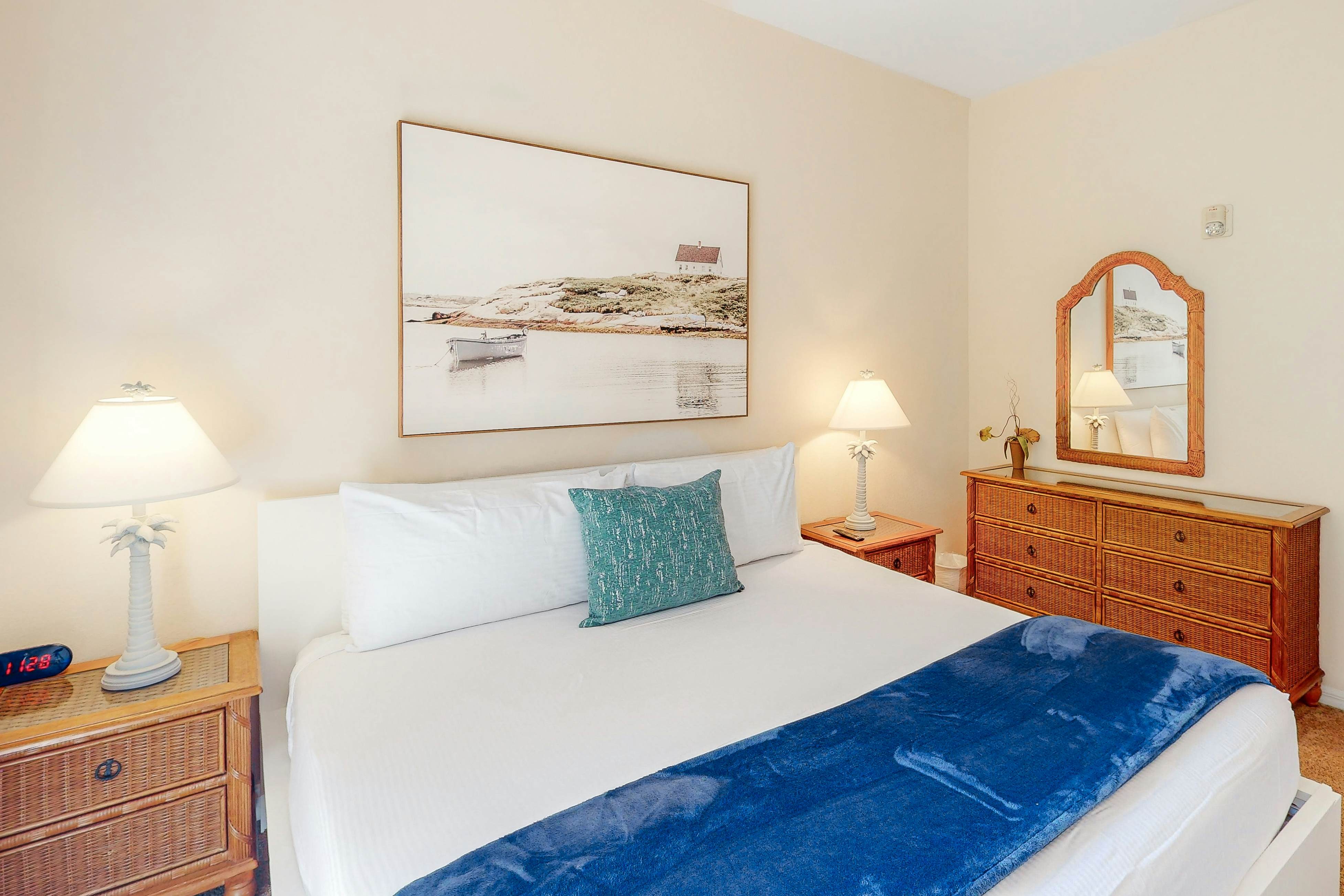 First floor condo w/ basketball court, gym, tennis court - near theme parks