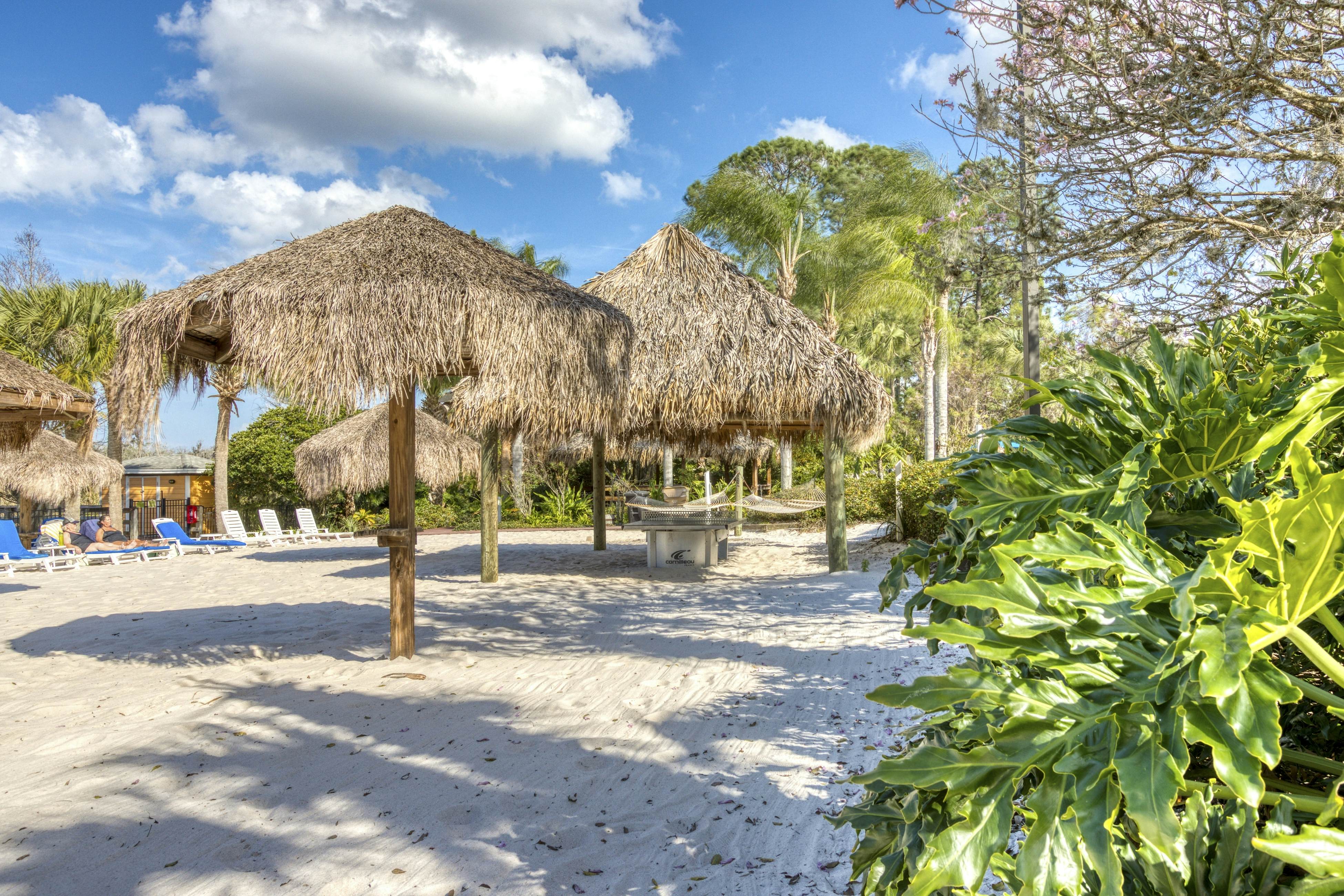 1st floor condo w/ patio, pools, gym, near theme parks, limited-mobility access