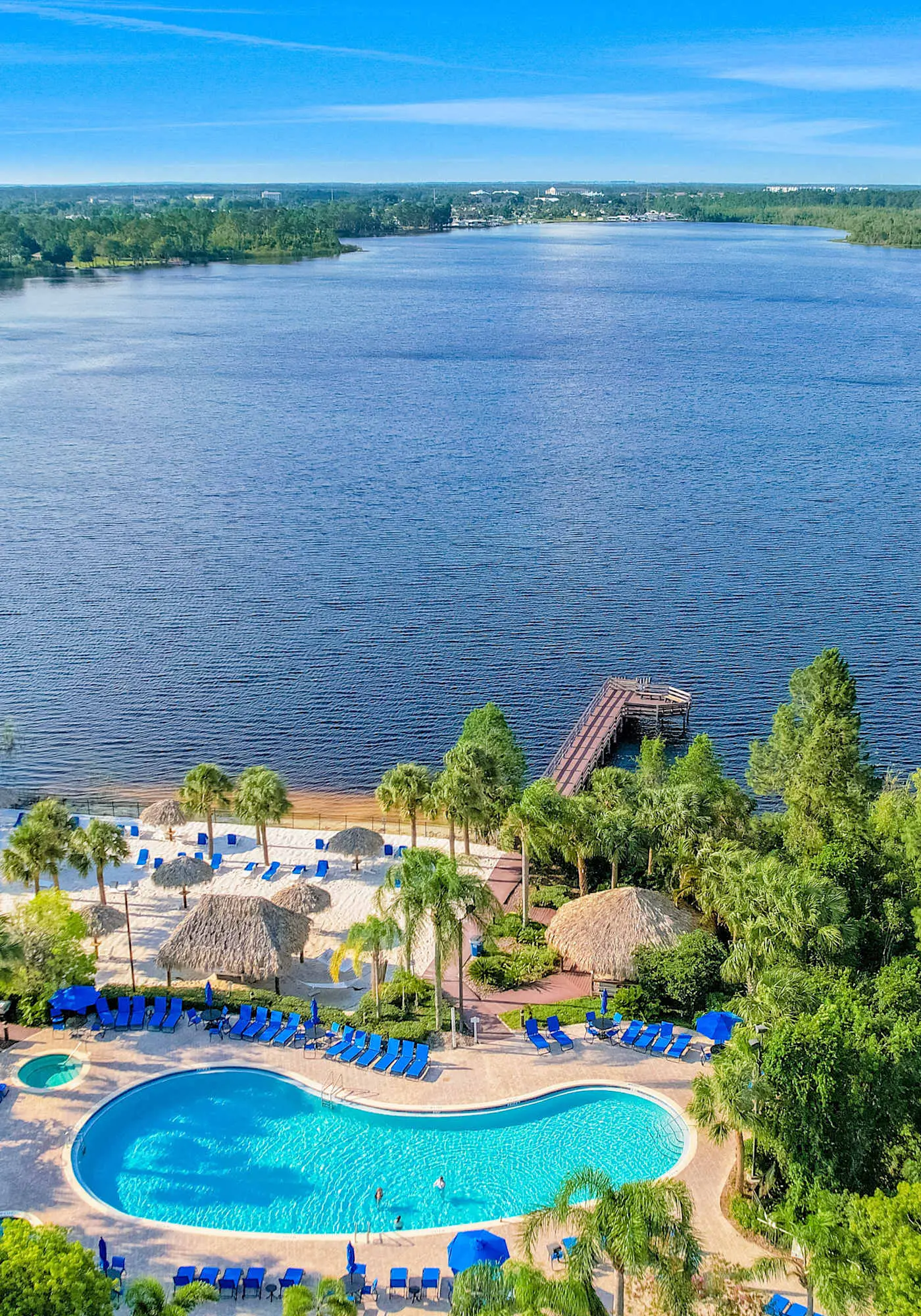First floor condo w/ tennis court, restaurant, pools - near theme parks