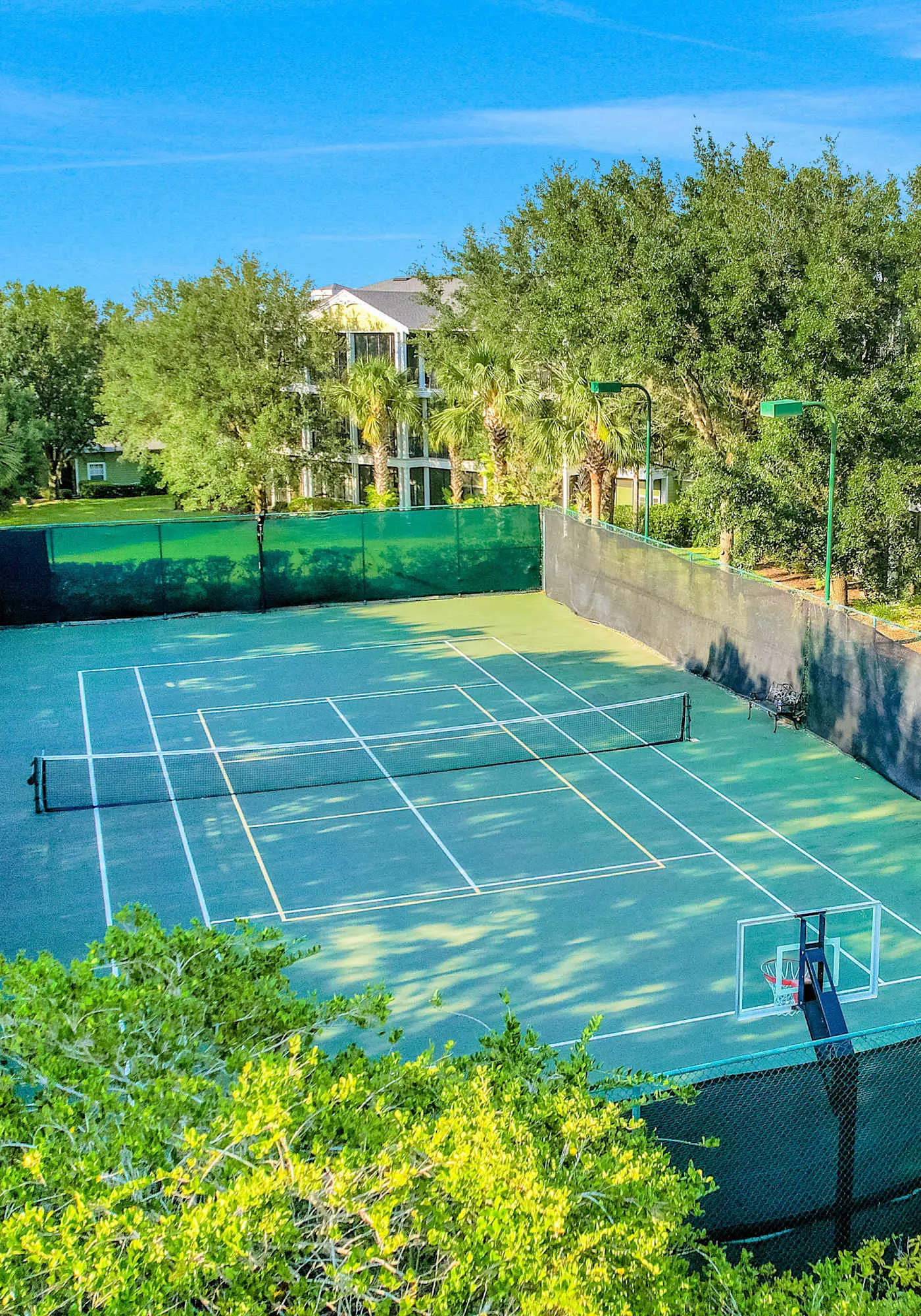 First floor condo w/ tennis court, restaurant, pools - near theme parks