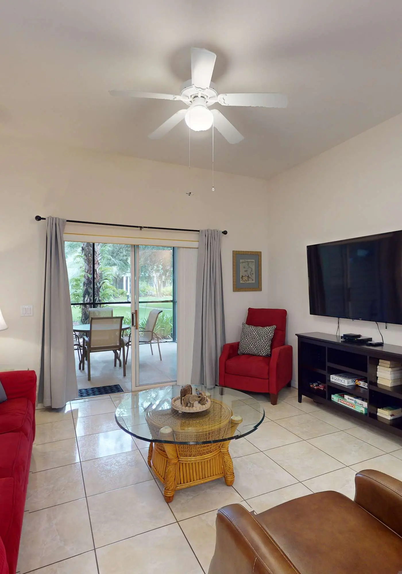 First floor condo w/ tennis court, restaurant, pools - near theme parks