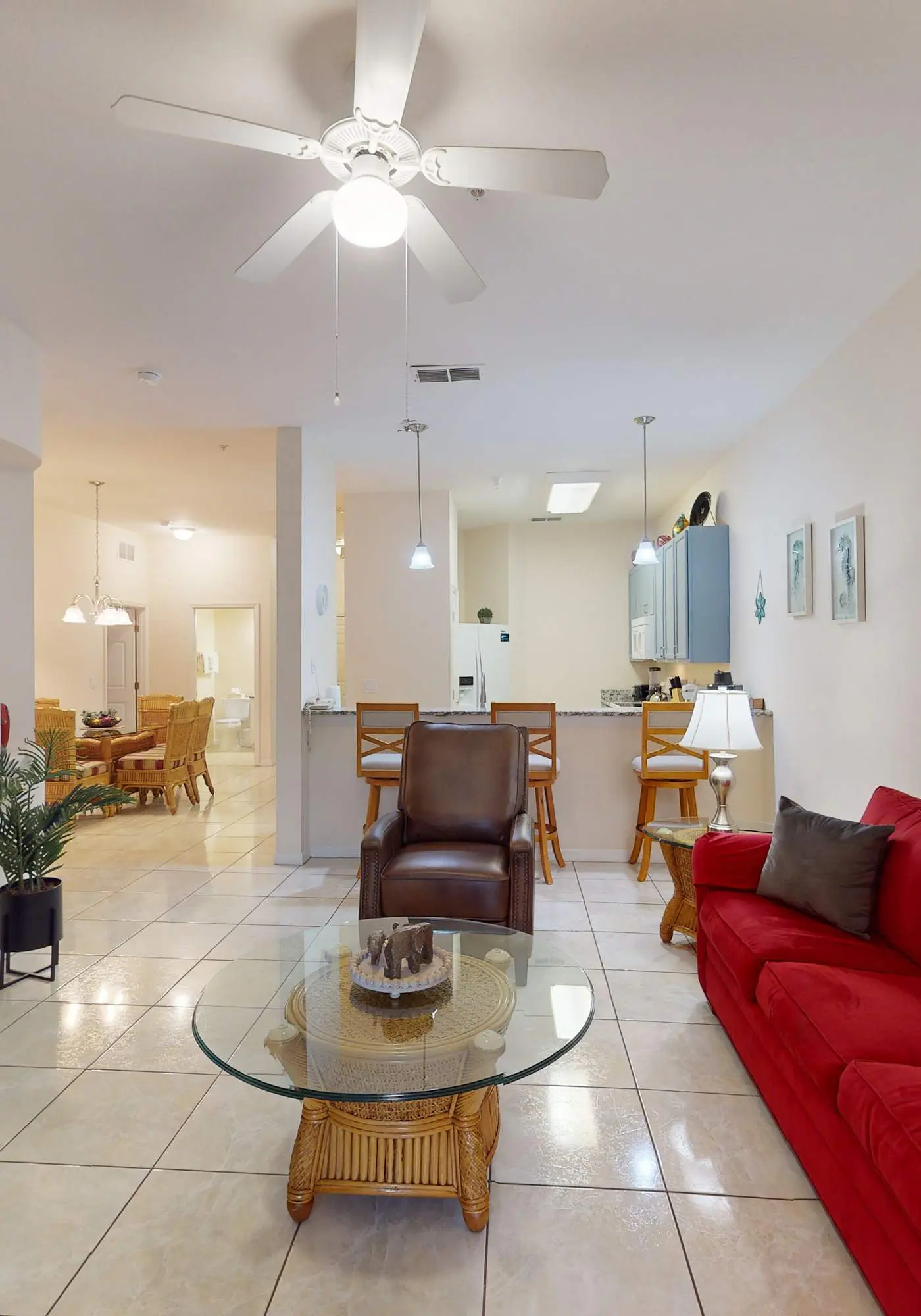 First floor condo w/ tennis court, restaurant, pools - near theme parks