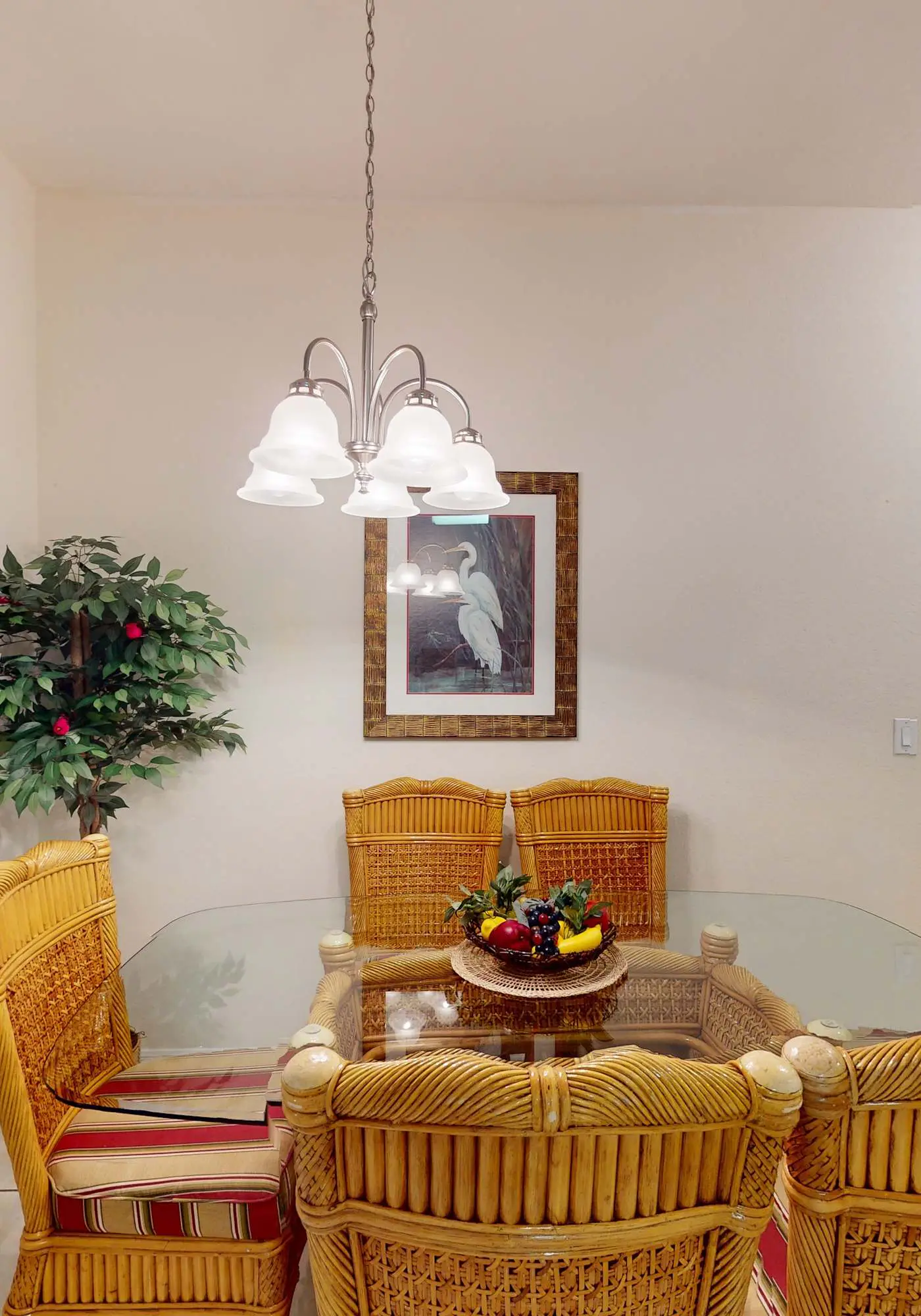First floor condo w/ tennis court, restaurant, pools - near theme parks