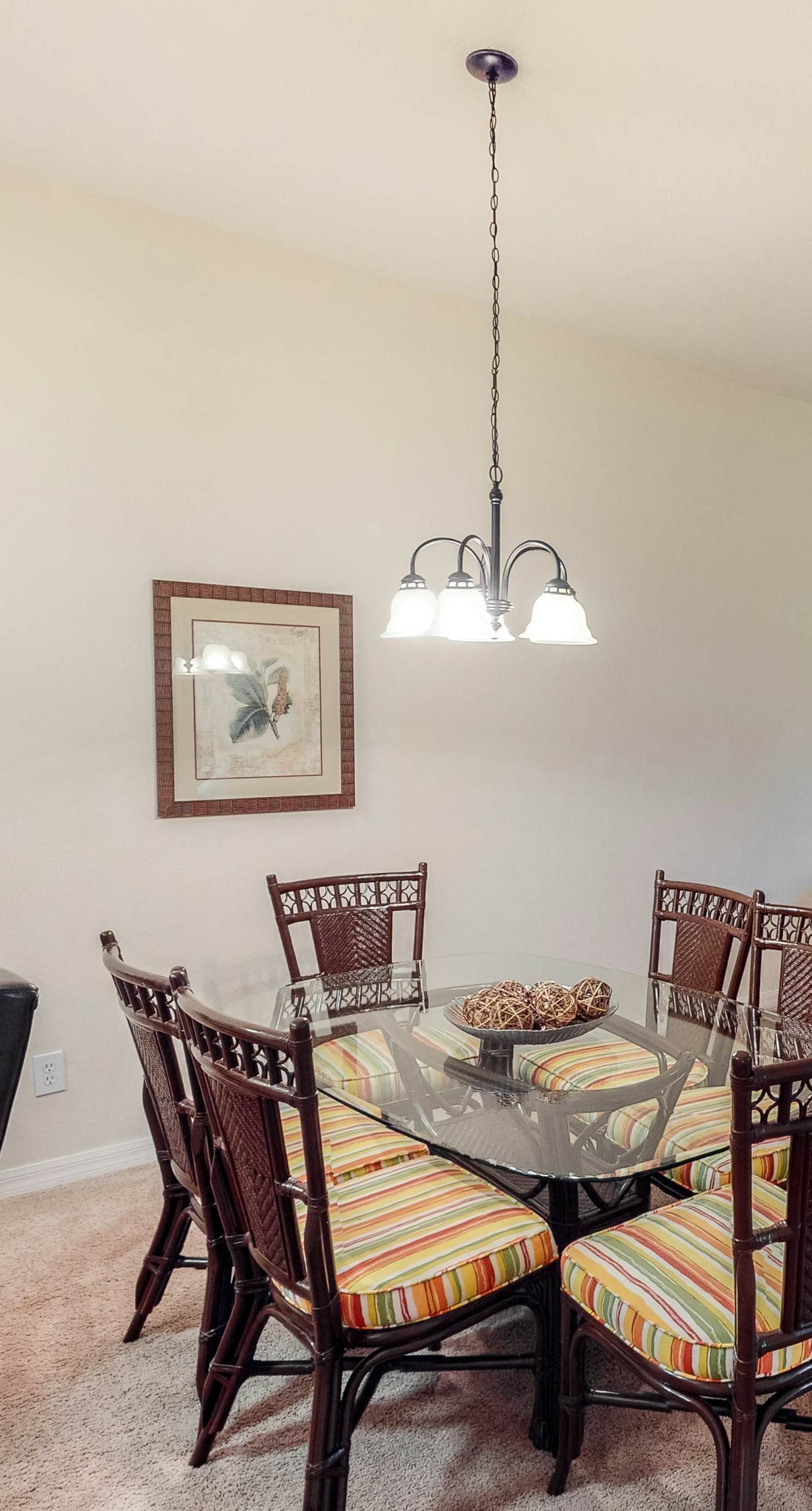 Second-Floor Condo Near Theme Parks w/ Balcony, Restaurant, Shared Pools, Sauna