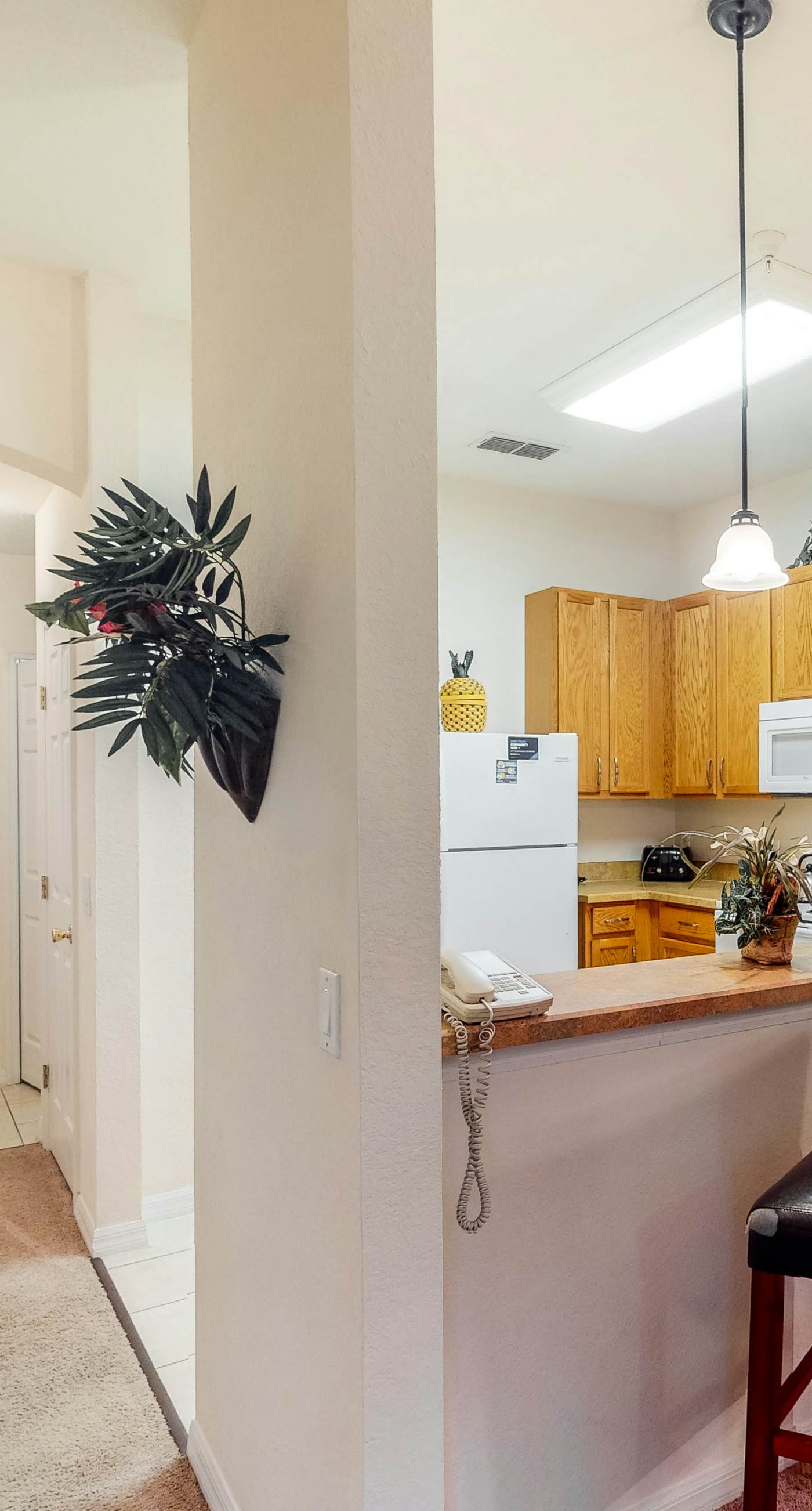 Second-Floor Condo Near Theme Parks w/ Balcony, Restaurant, Shared Pools, Sauna