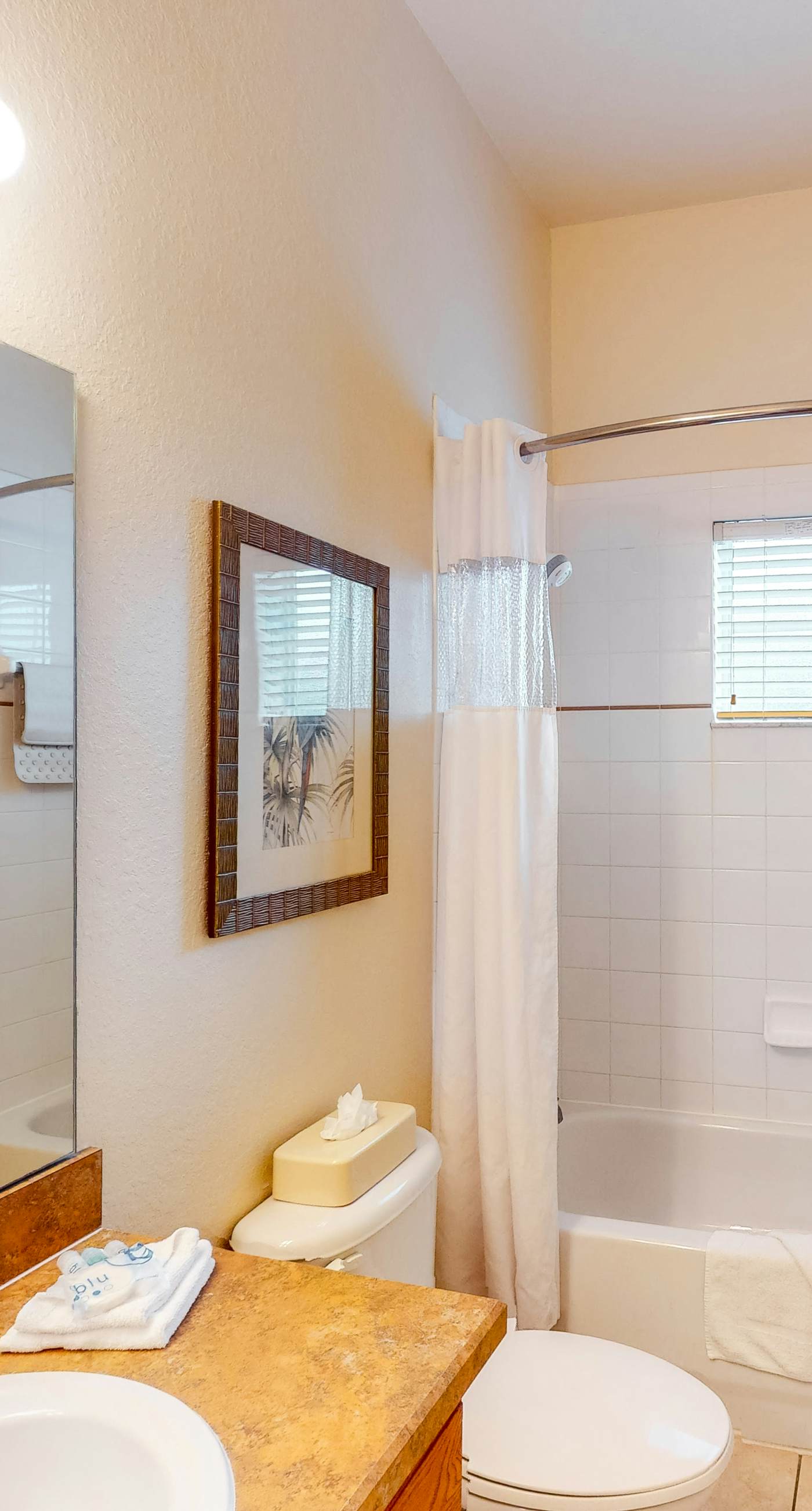 Second-Floor Condo Near Theme Parks w/ Balcony, Restaurant, Shared Pools, Sauna