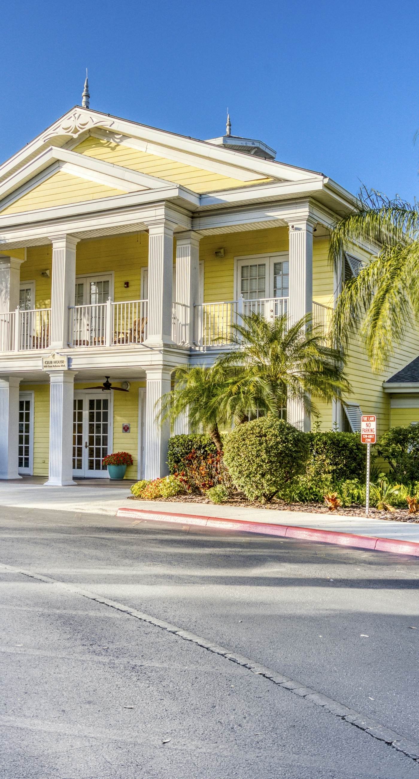 Second-Floor Condo Near Theme Parks w/ Balcony, Restaurant, Shared Pools, Sauna