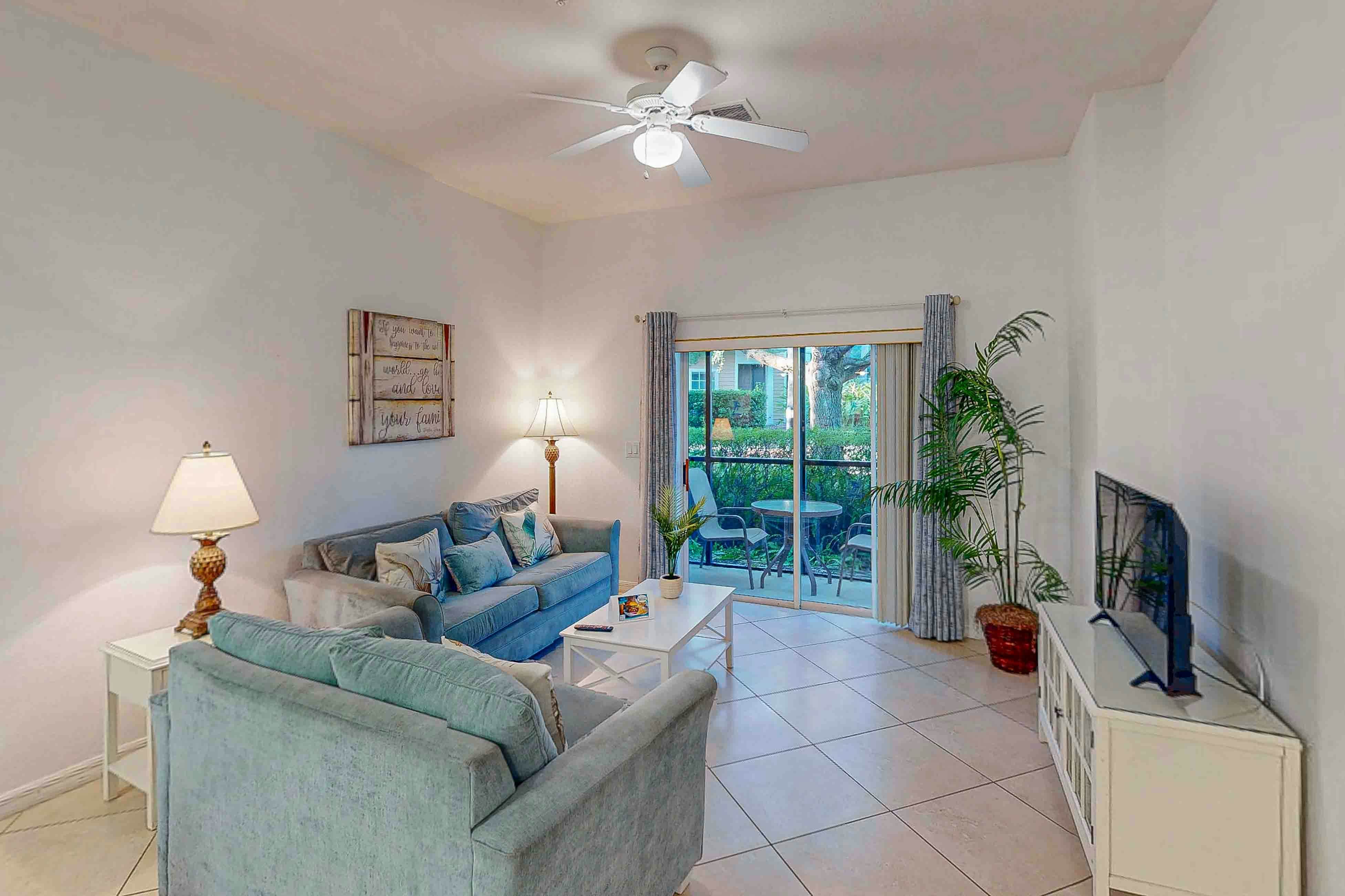 1st floor condo w/ restaurant, basketball court, gym, sauna, near theme parks