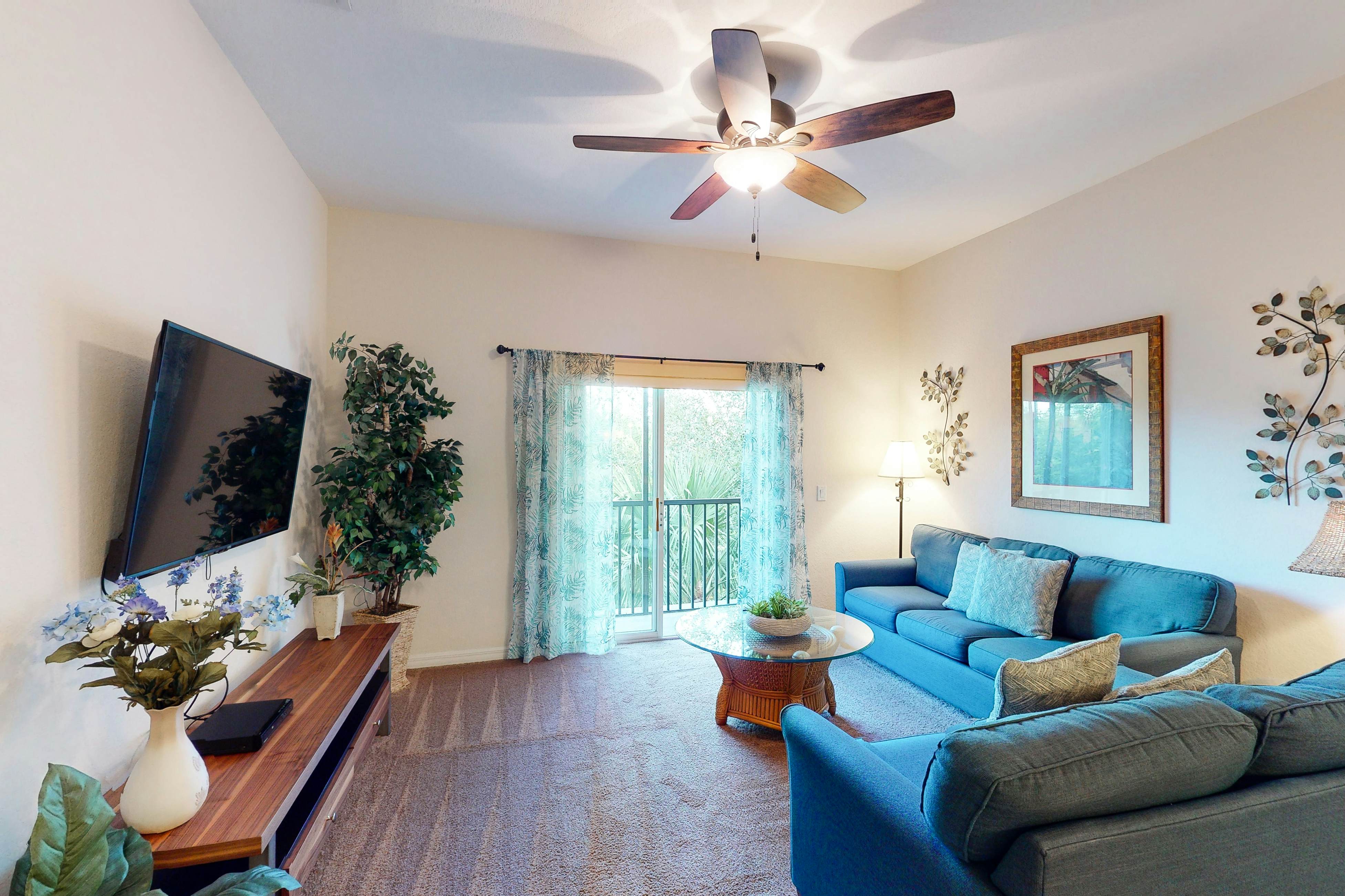 3rd floor condo near theme parks, restaurant, balcony, pools, basketball court