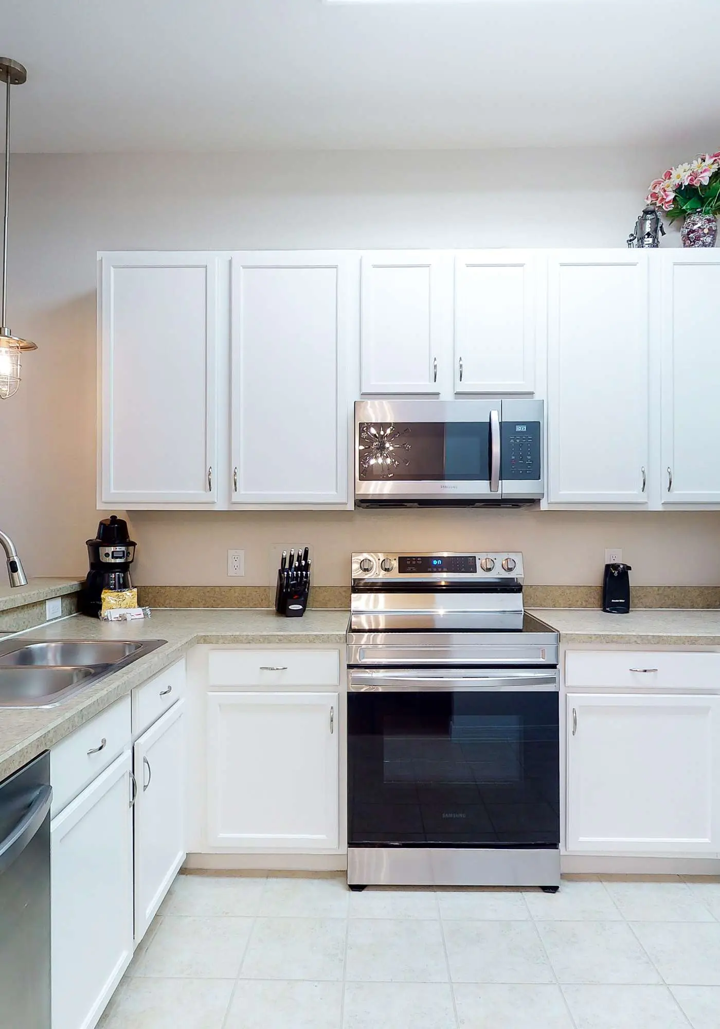Ground-Floor Condo near Theme Parks w/Shared Pools, Hot Tub, Gym, Sport Courts