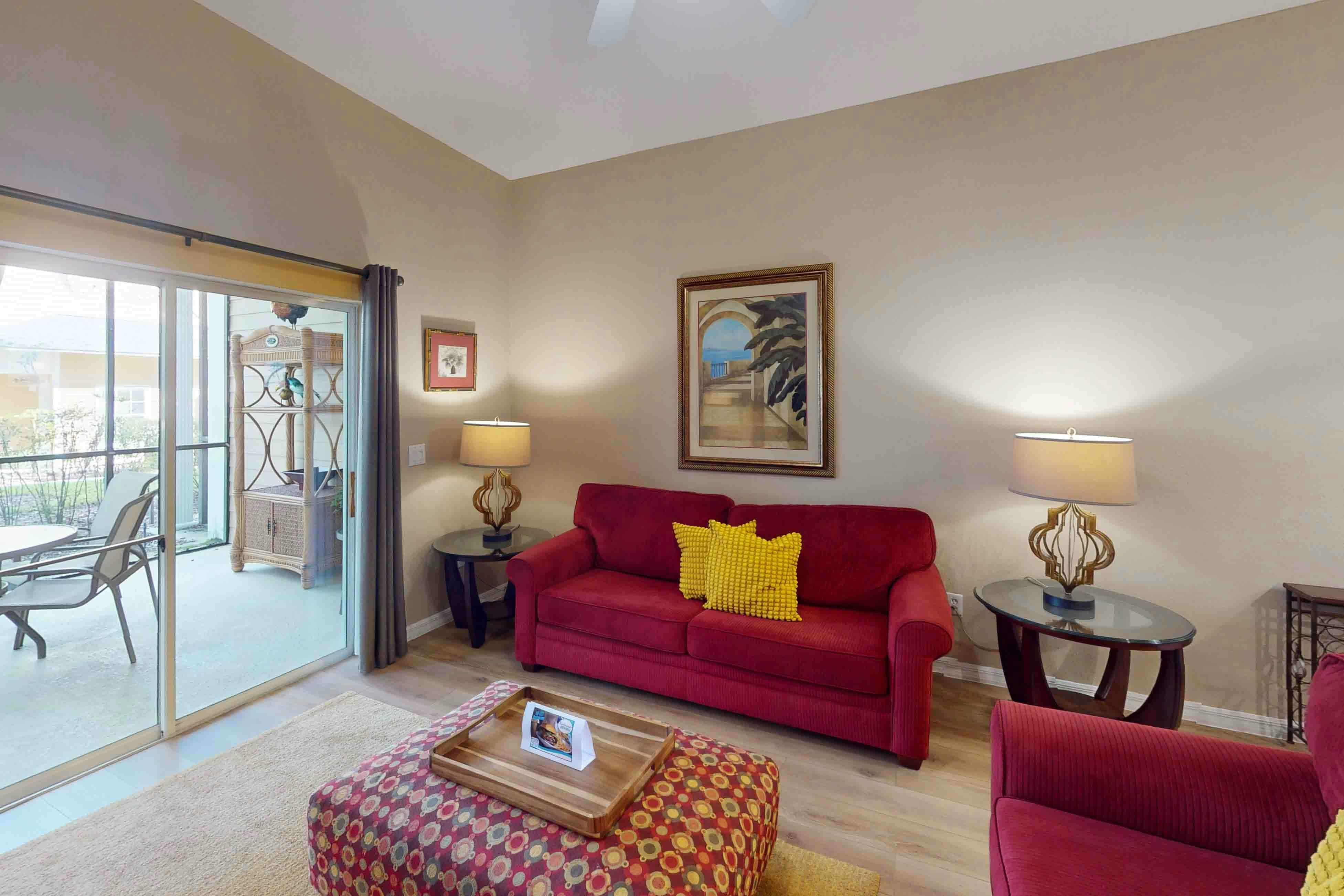 First floor condo w/ sauna, pools, restaurant, tennis court