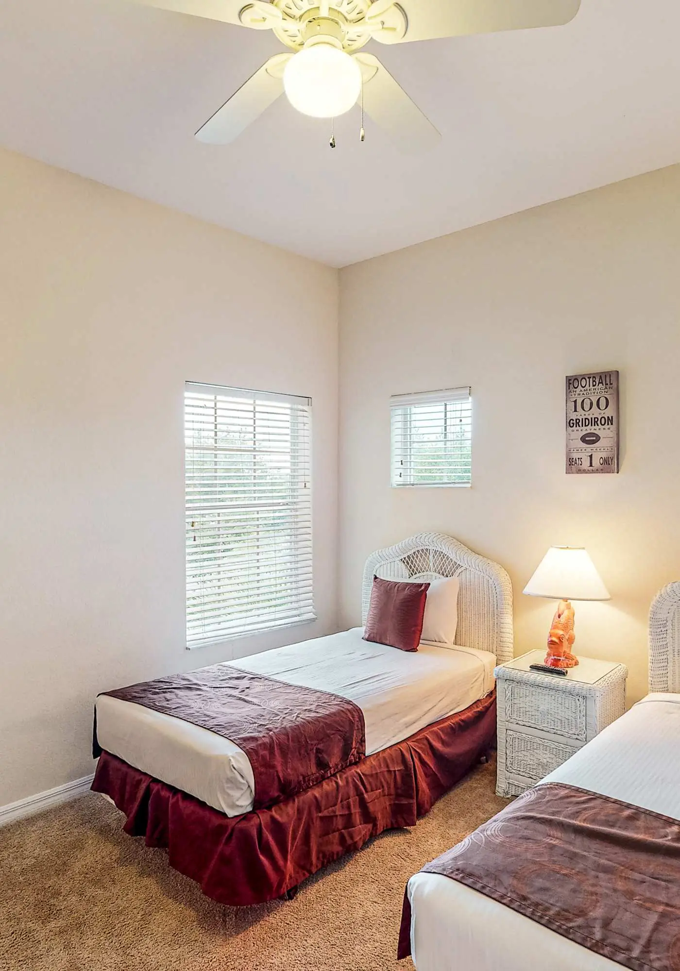 Third floor condo w/ tennis court, balcony, & basketball court - near theme park
