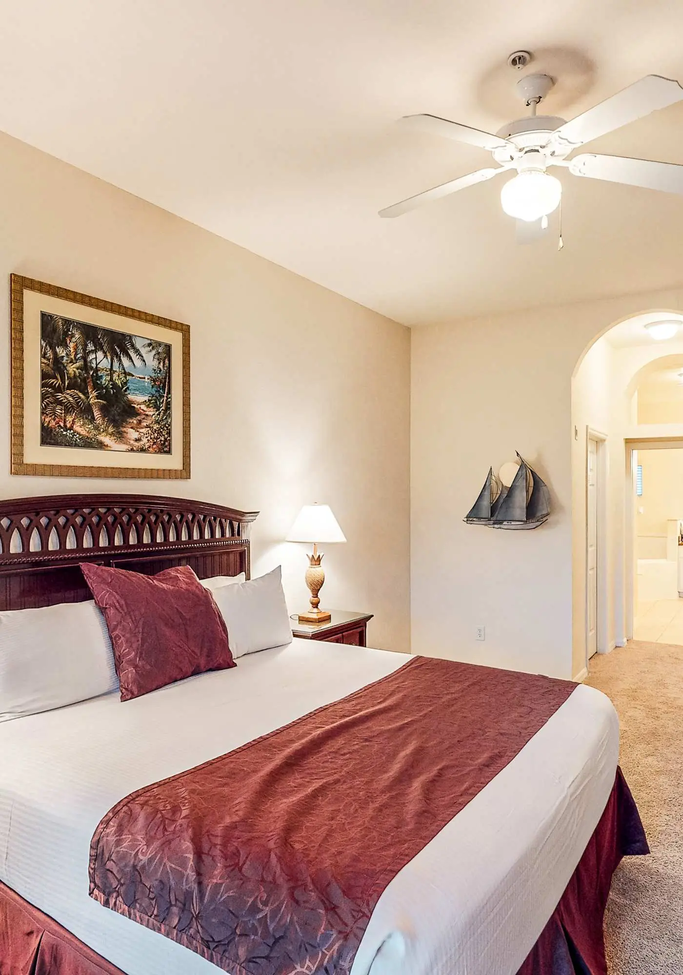 Third floor condo w/ tennis court, balcony, & basketball court - near theme park