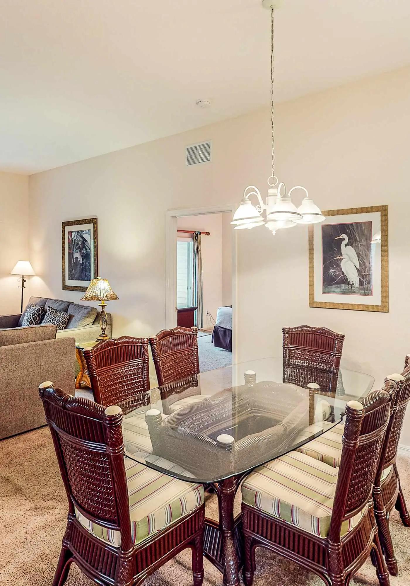 Third floor condo w/ tennis court, balcony, & basketball court - near theme park