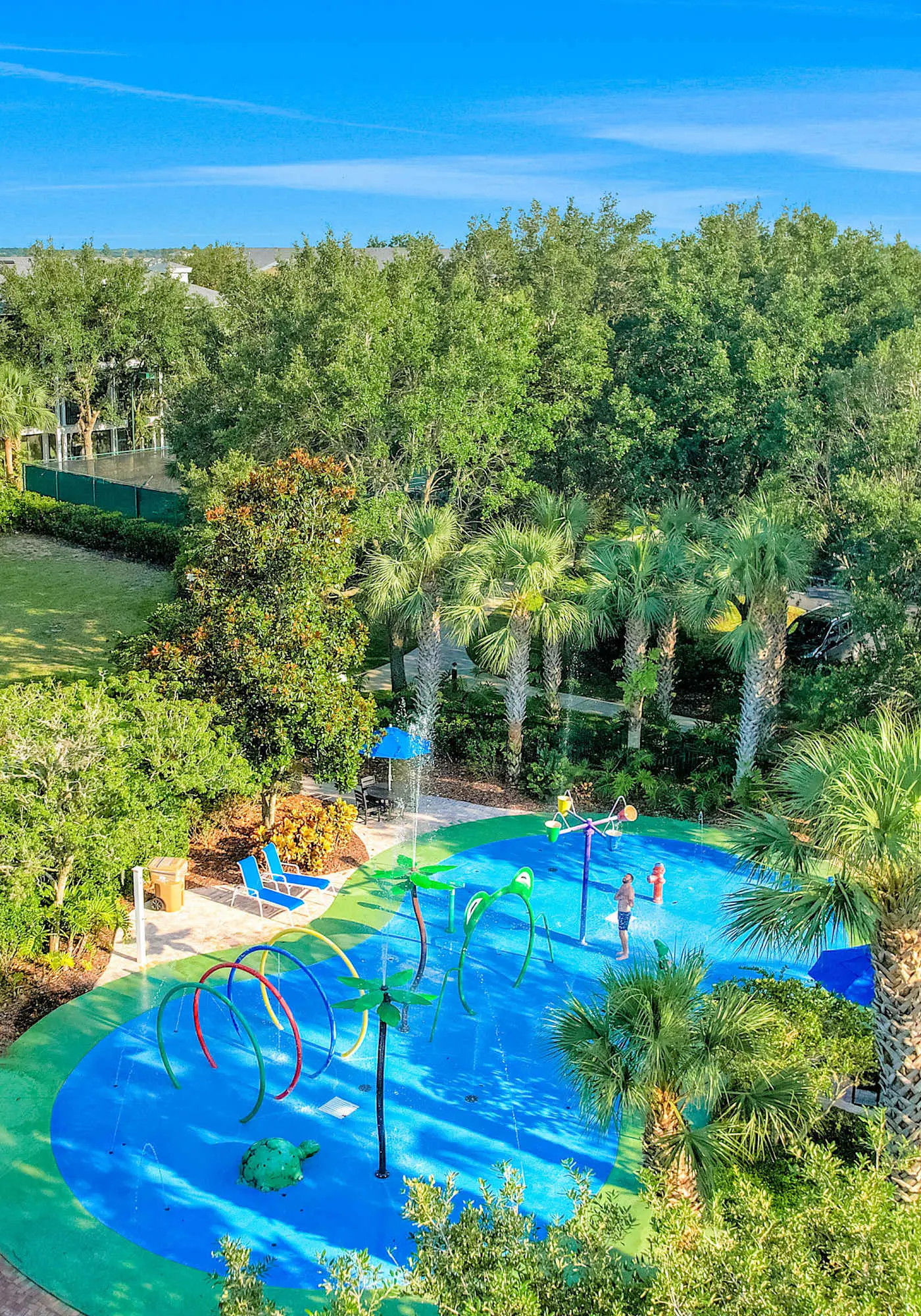 1st floor condo near theme parks, patio, tennis court, sauna