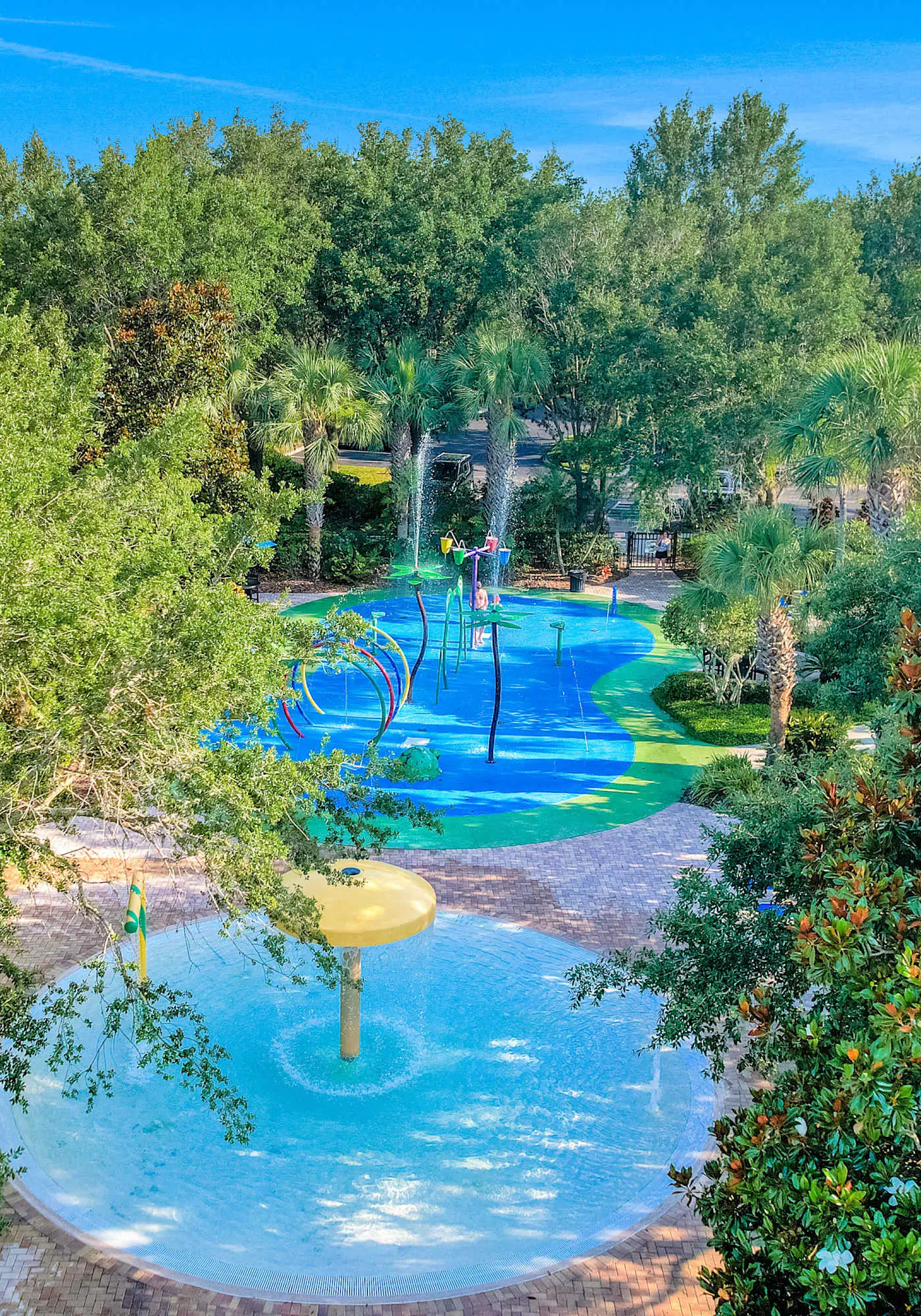 1st floor condo near theme parks, patio, tennis court, sauna