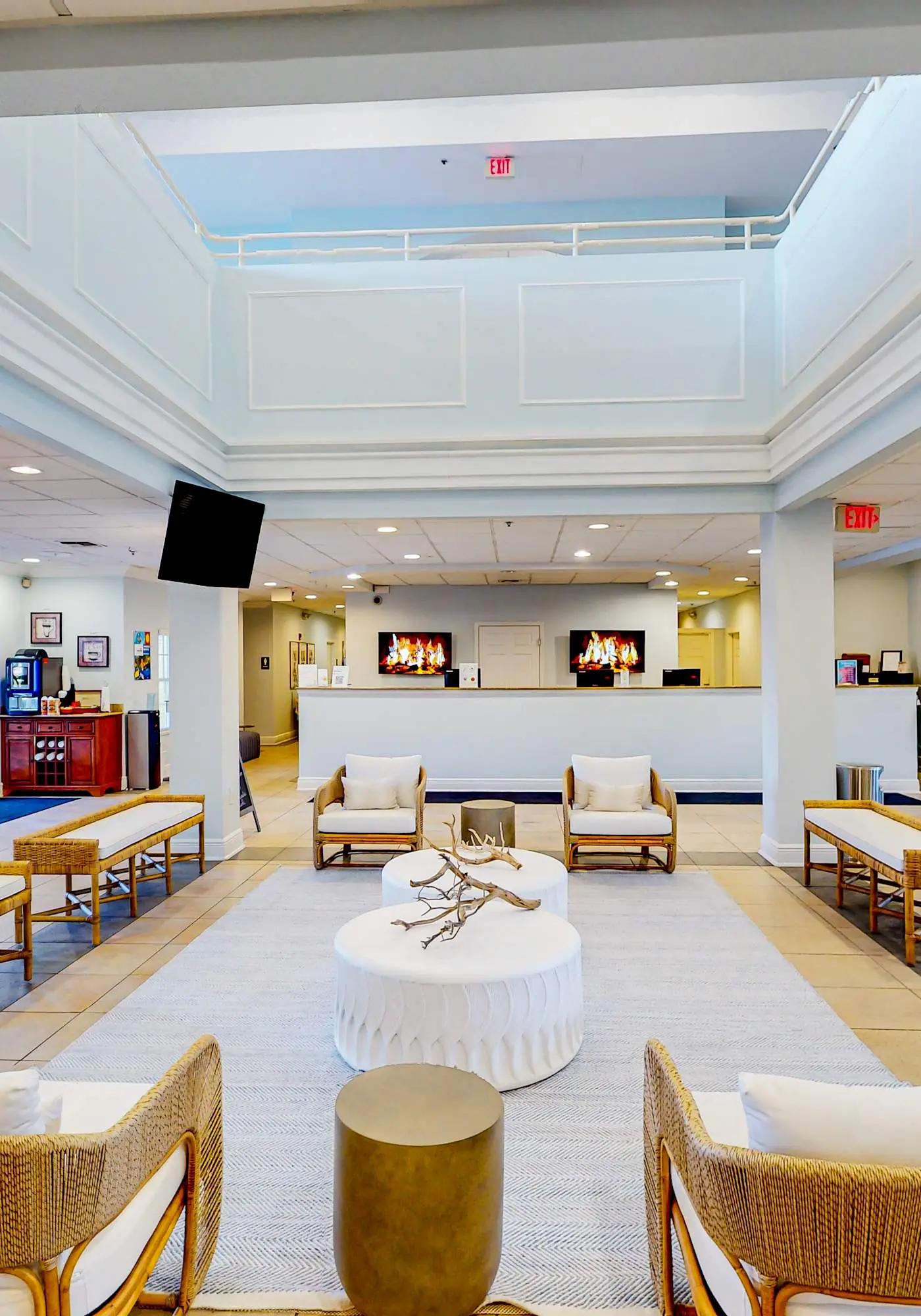 1st floor condo near theme parks, patio, tennis court, sauna